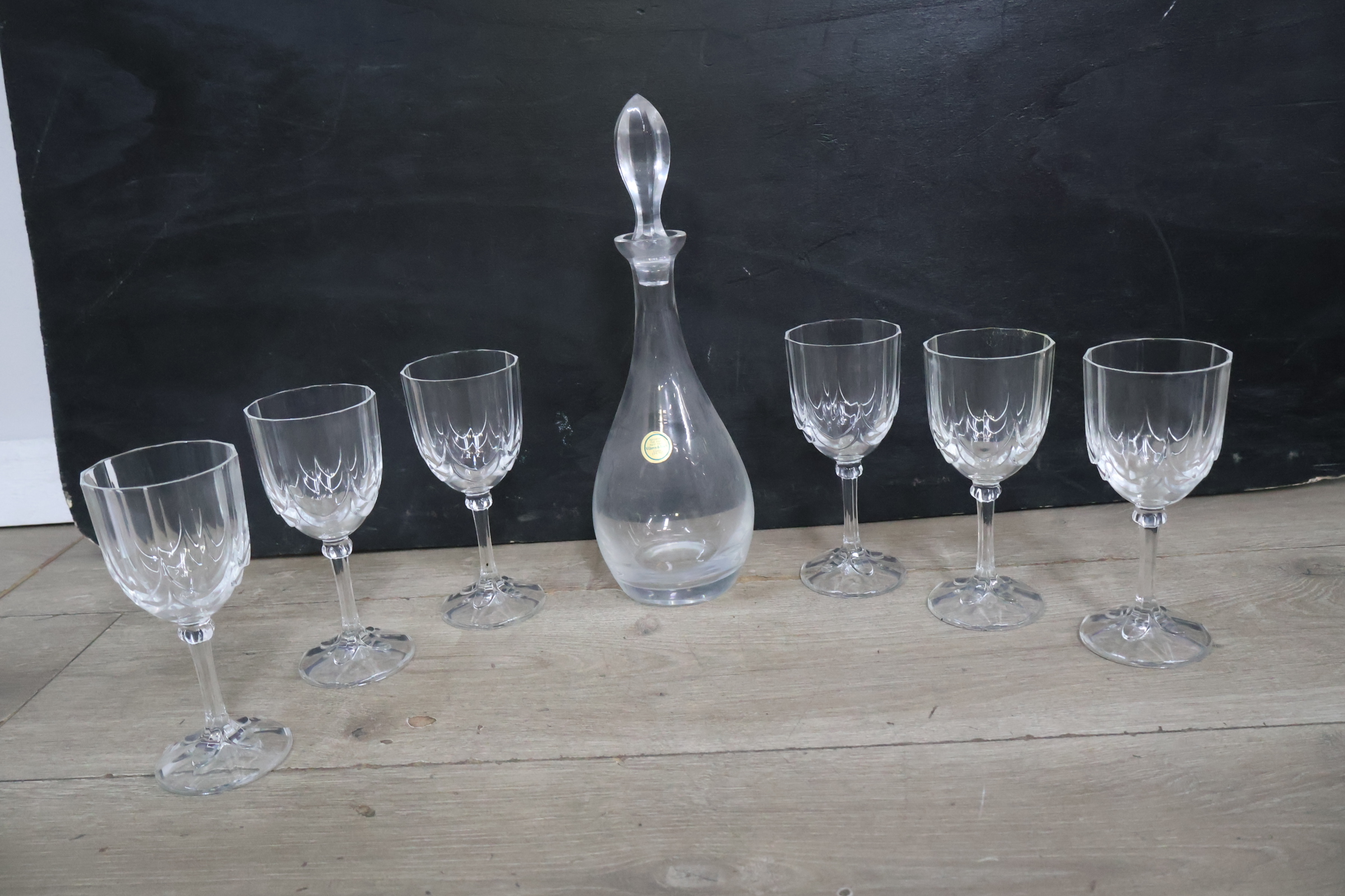 Kristallen karaf met zes wijnglazen – foto 3 – kavel bij GSD Auctions, Zoeterwoude