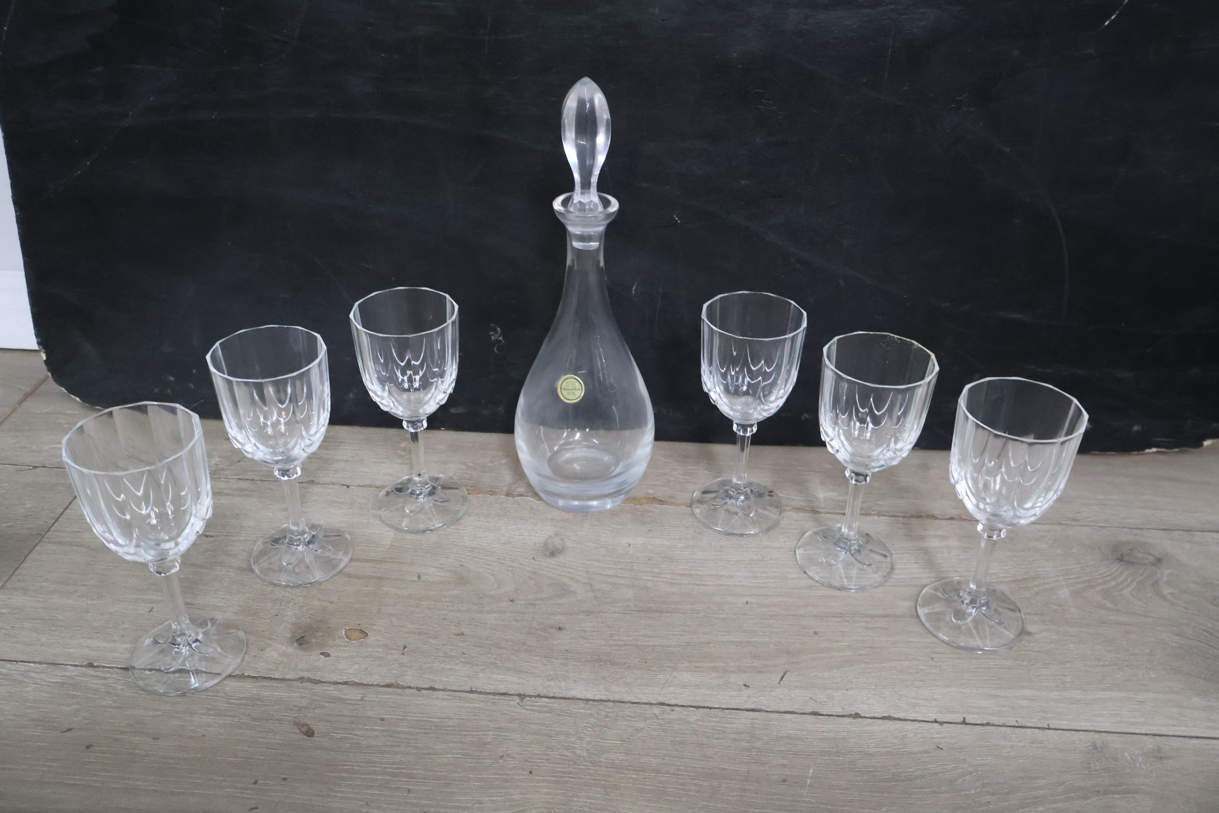 Kristallen karaf met zes wijnglazen – foto 4 – kavel bij GSD Auctions, Zoeterwoude