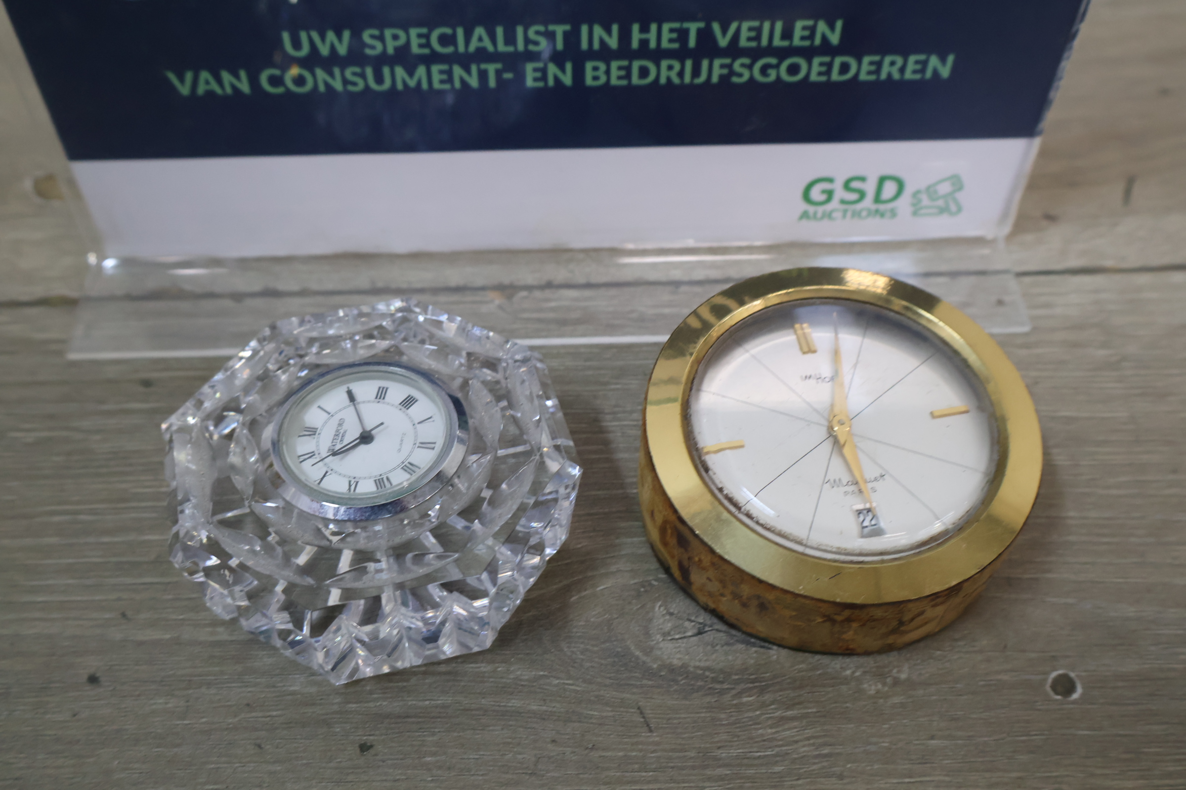 Waterford Crystal en Waltham Paris kleine tafelklokken – foto 2 – kavel bij GSD Auctions, Zoeterwoude