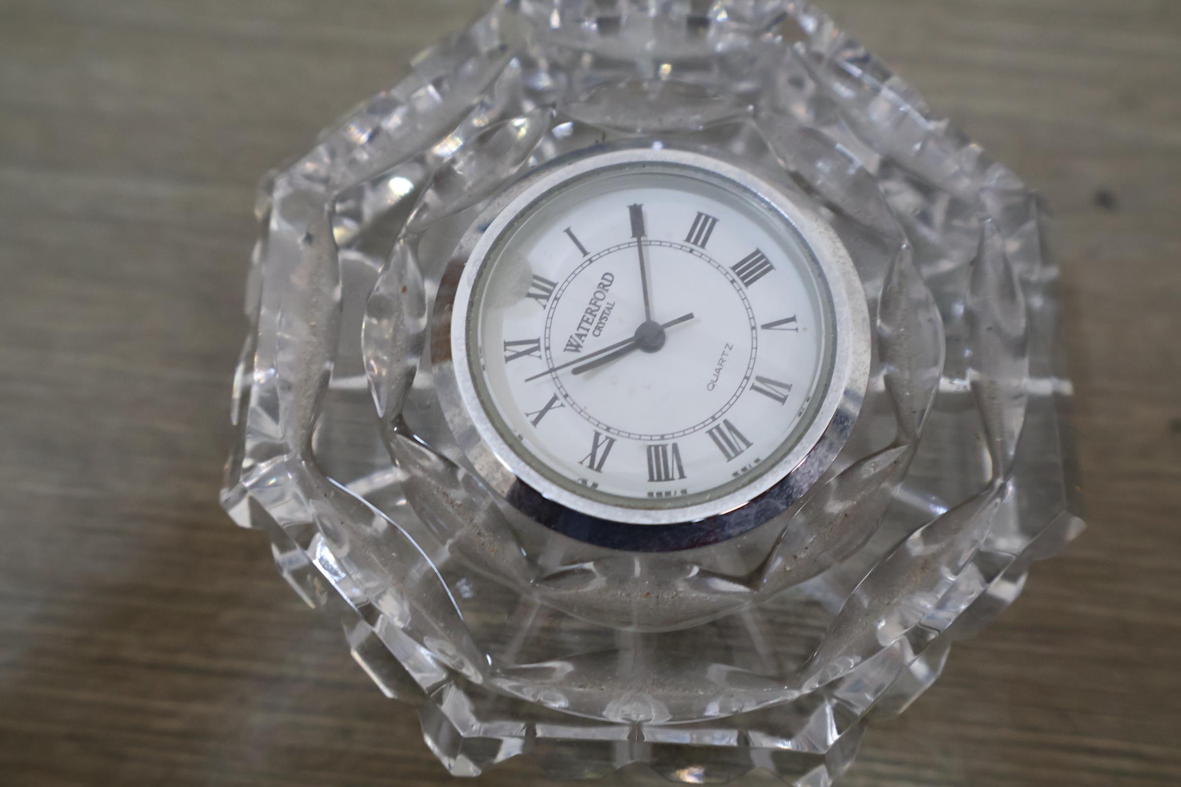 Waterford Crystal en Waltham Paris kleine tafelklokken – foto 7 – kavel bij GSD Auctions, Zoeterwoude