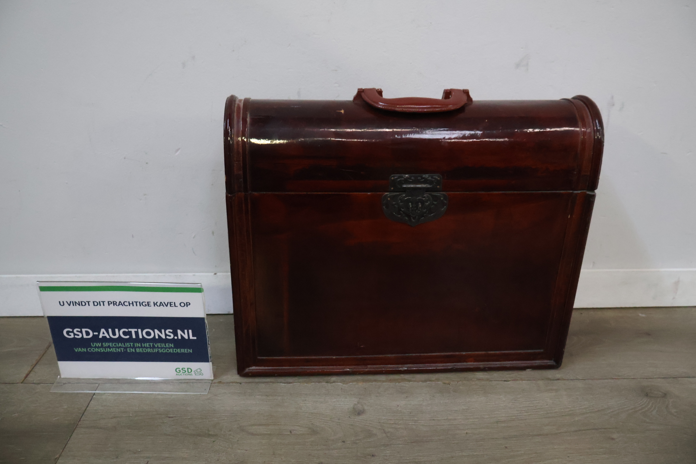 Houten opbergkistje – foto 2 – kavel bij GSD Auctions, Zoeterwoude