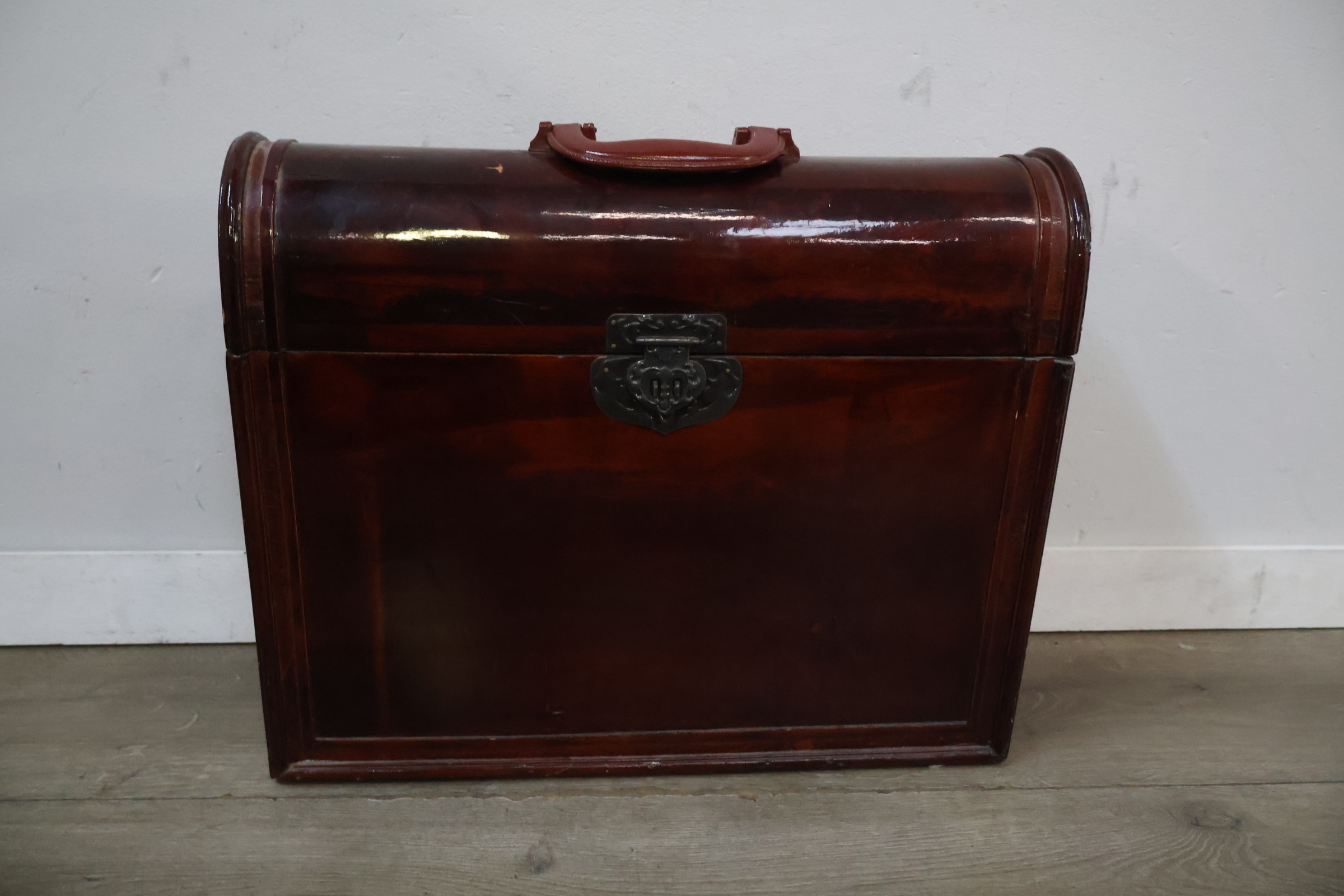 Houten opbergkistje – foto 3 – kavel bij GSD Auctions, Zoeterwoude