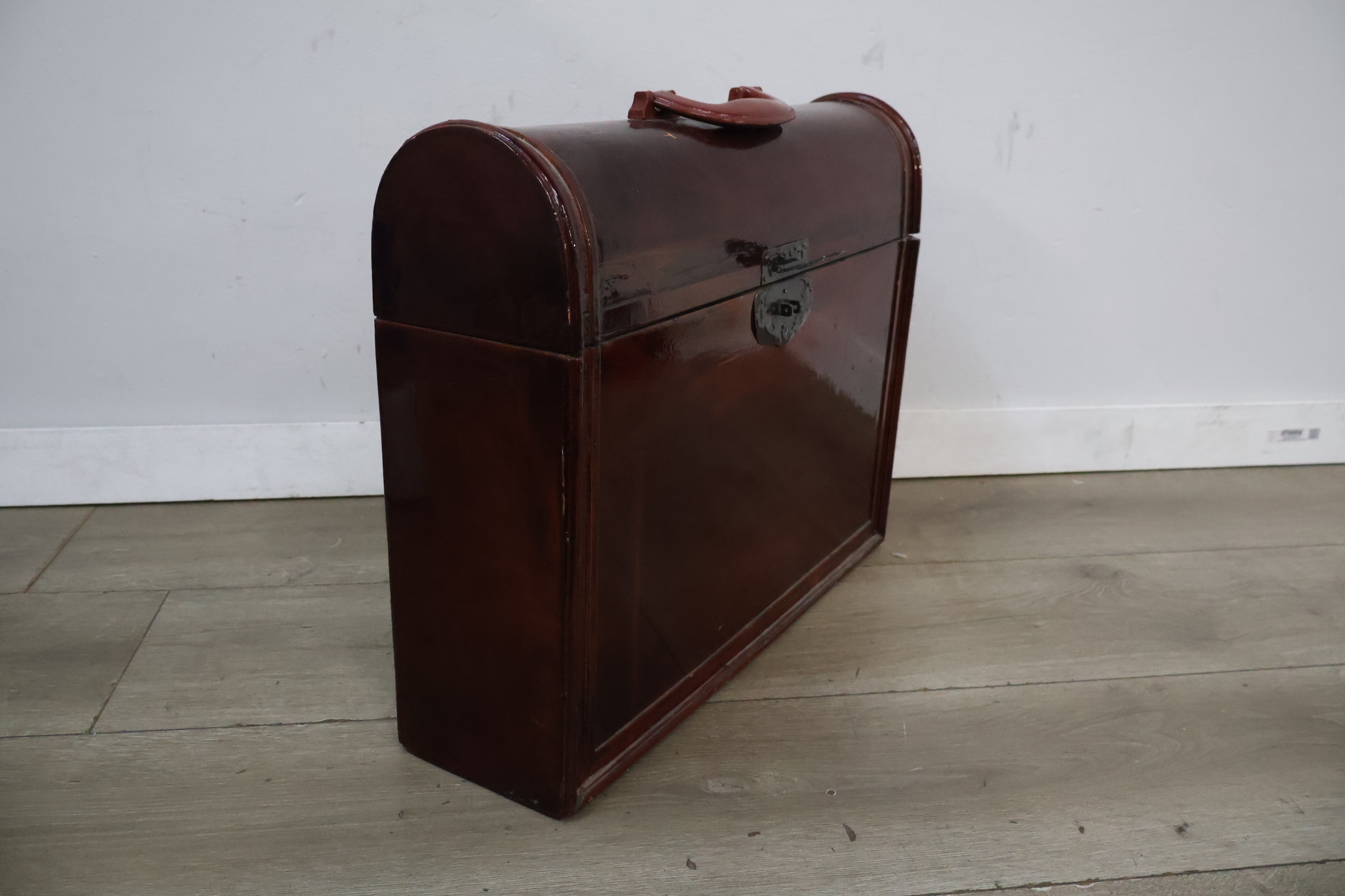 Houten opbergkistje – foto 5 – kavel bij GSD Auctions, Zoeterwoude