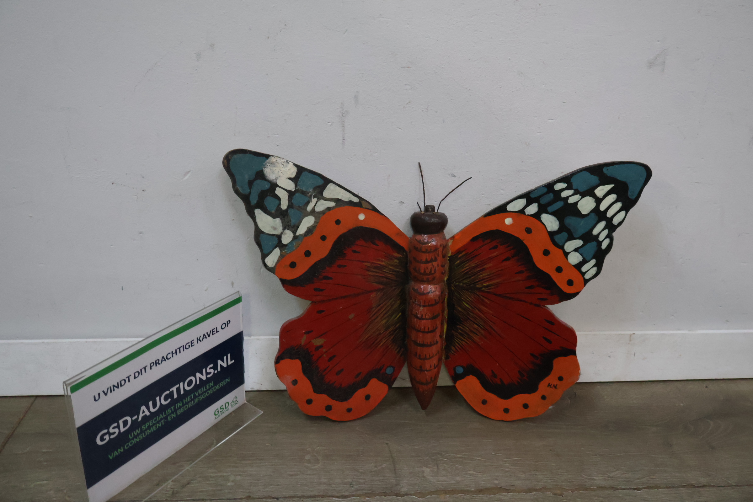 Handgemaakte houten vlinder – foto 2 – kavel bij GSD Auctions, Zoeterwoude