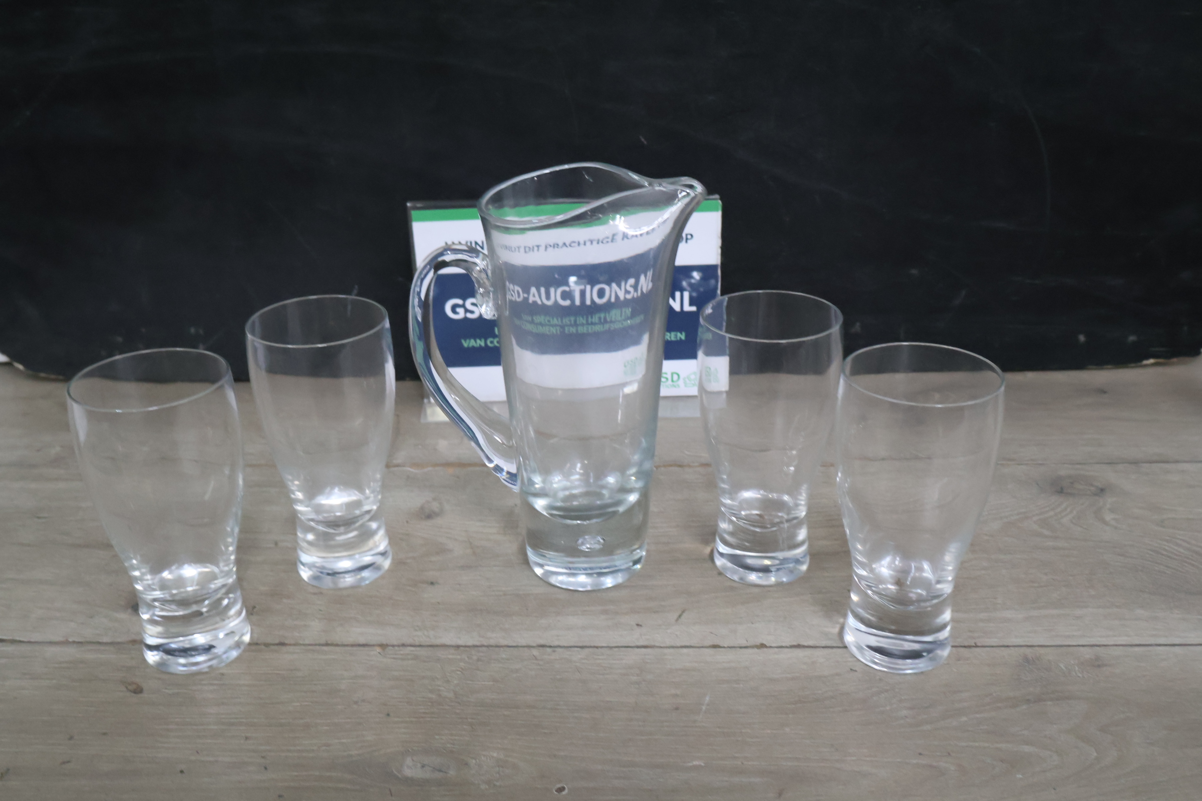 Set van 4 glazen met karaf – foto 2 – kavel bij GSD Auctions, Zoeterwoude
