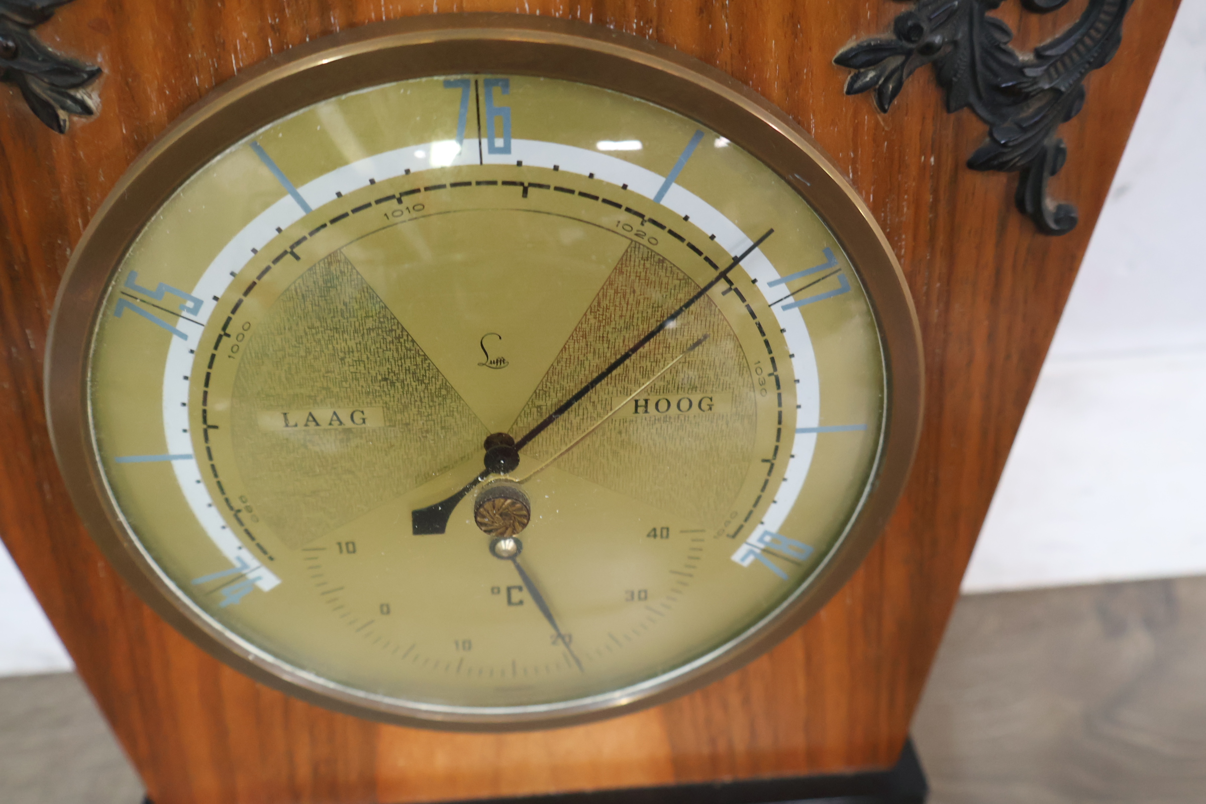 Vintage barometer thermometer in houten kast – foto 5 – kavel bij GSD Auctions, Zoeterwoude