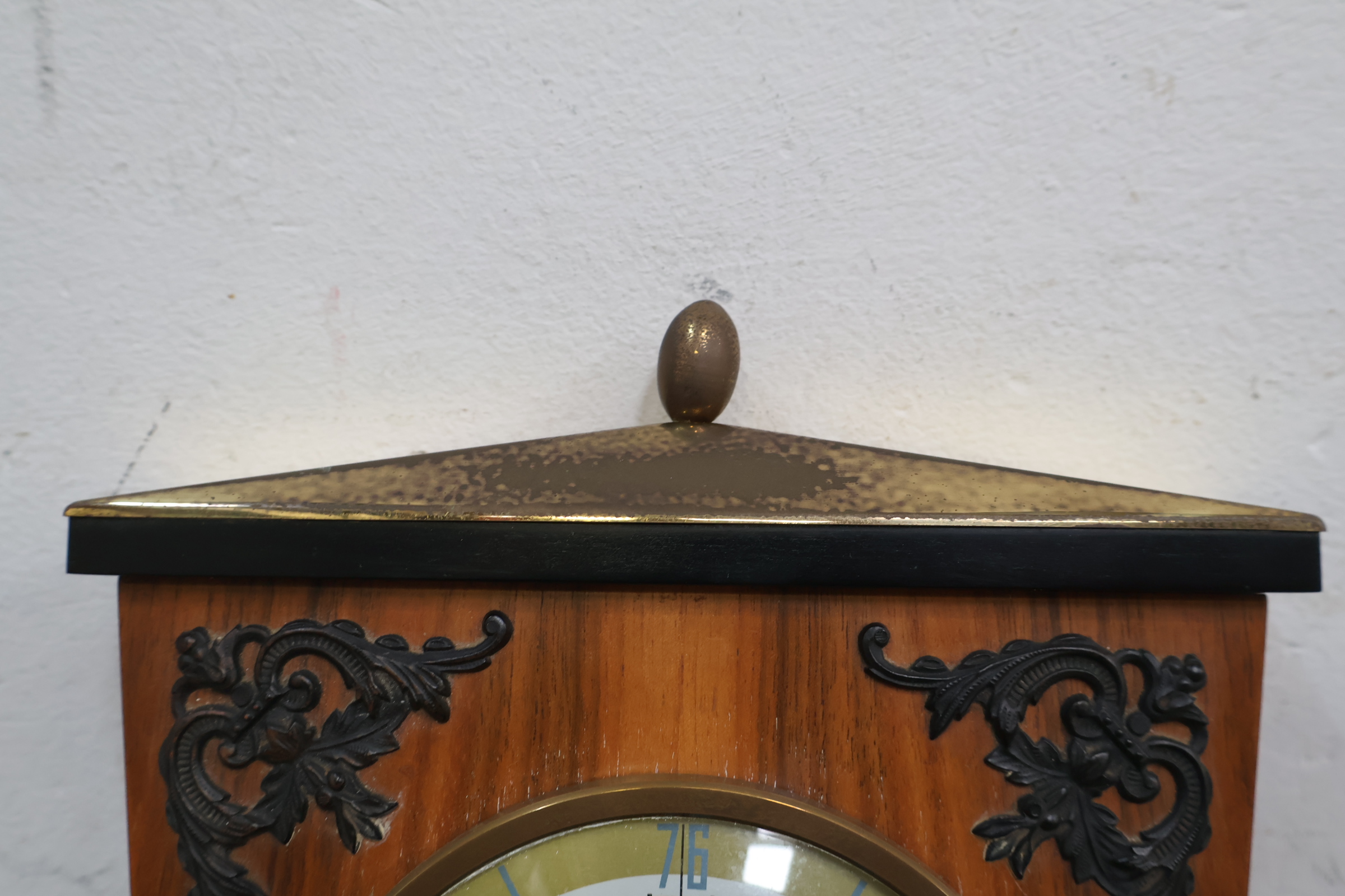 Vintage barometer thermometer in houten kast – foto 7 – kavel bij GSD Auctions, Zoeterwoude