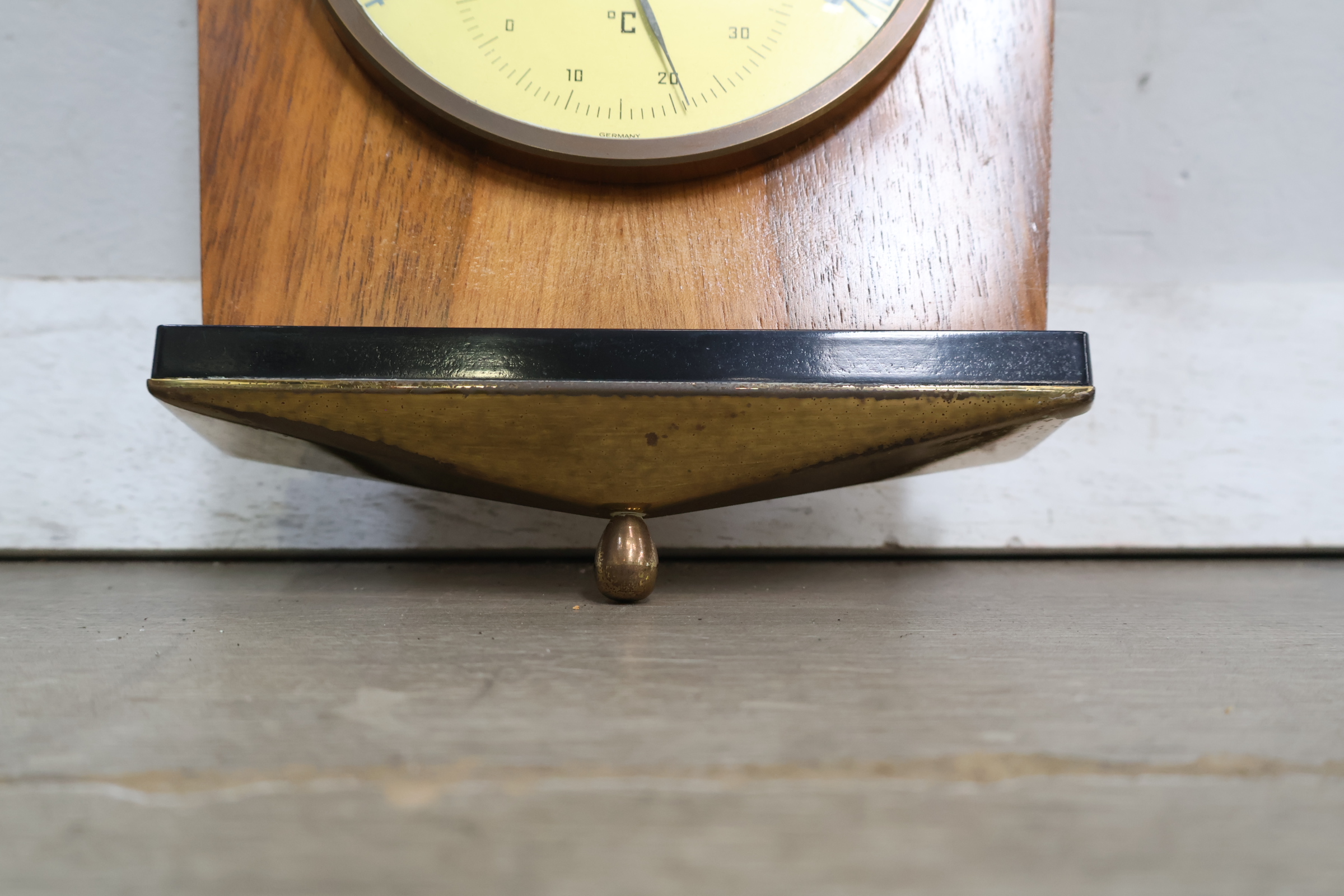 Vintage barometer thermometer in houten kast – foto 8 – kavel bij GSD Auctions, Zoeterwoude