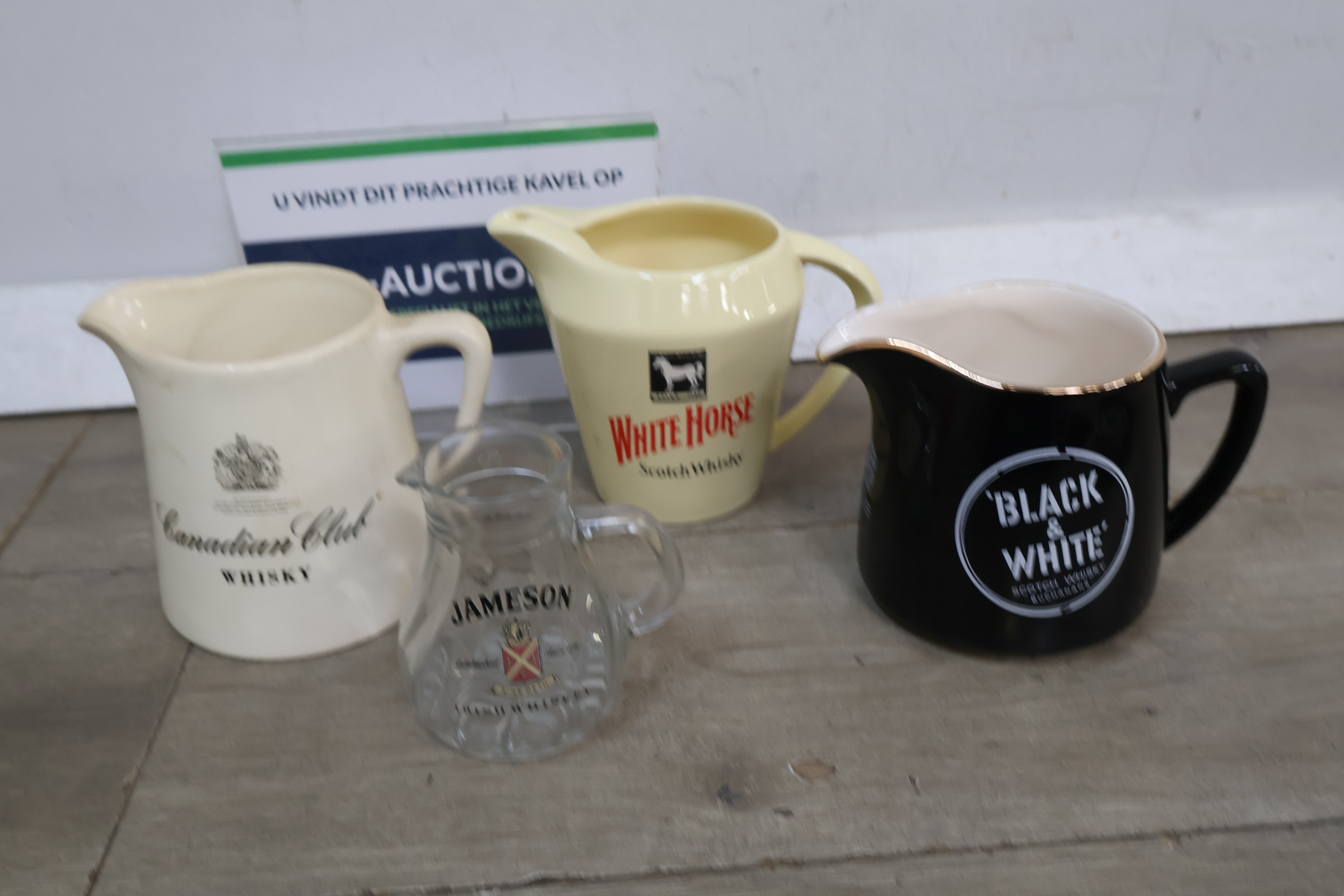 Set van 4 whisky kannen – foto 3 – kavel bij GSD Auctions, Zoeterwoude