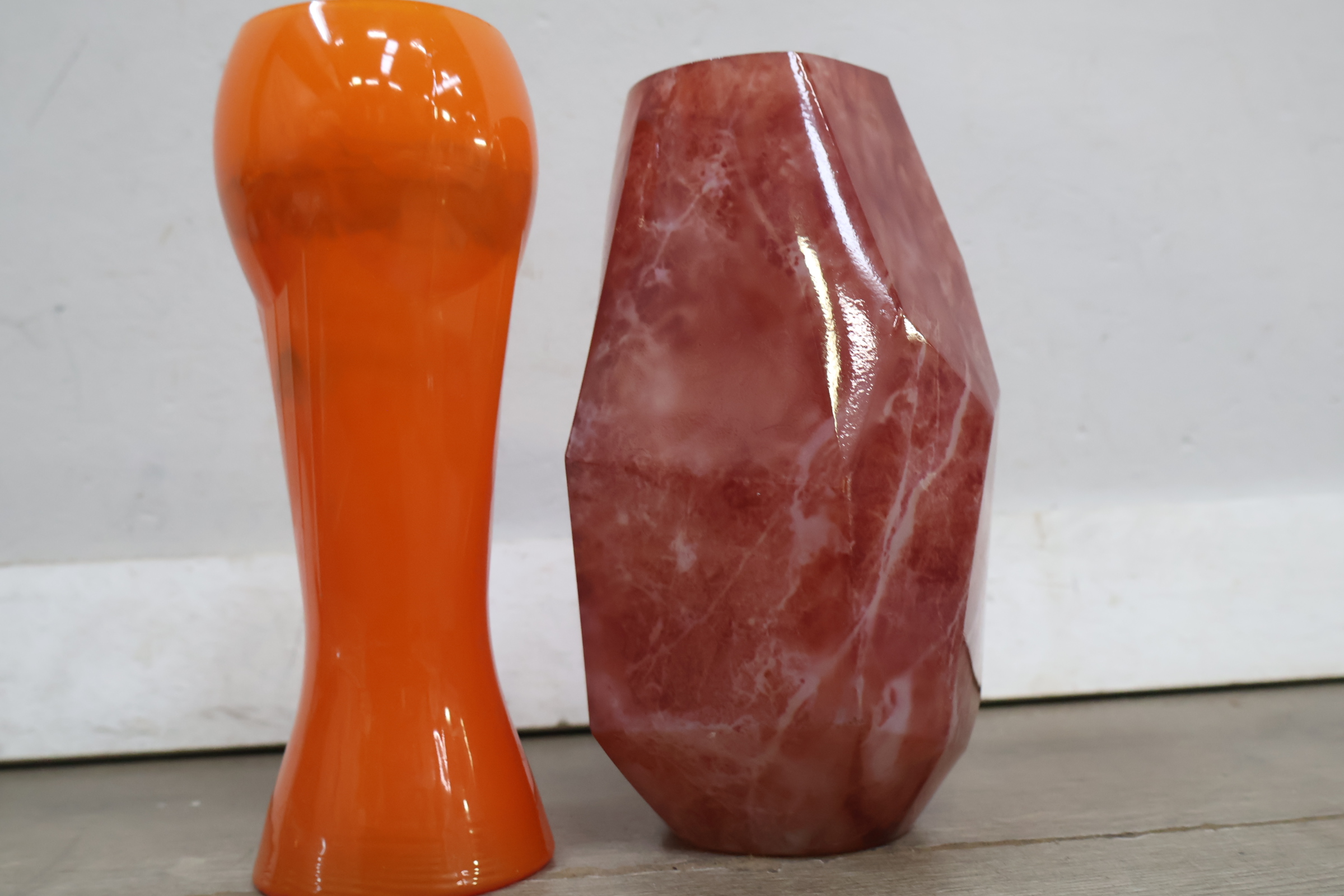 Set van drie glazen vazen, waaronder Art du Cousin – foto 8 – kavel bij GSD Auctions, Zoeterwoude