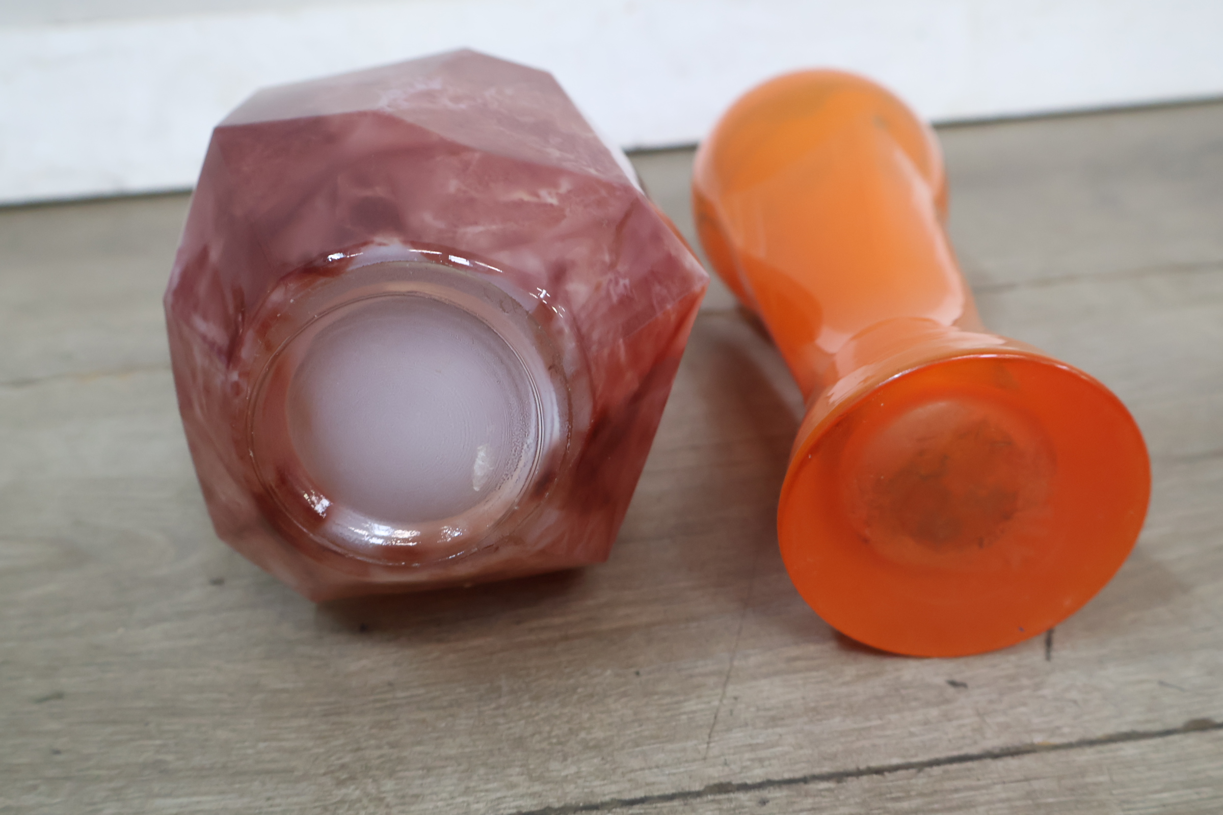 Set van drie glazen vazen, waaronder Art du Cousin – foto 10 – kavel bij GSD Auctions, Zoeterwoude
