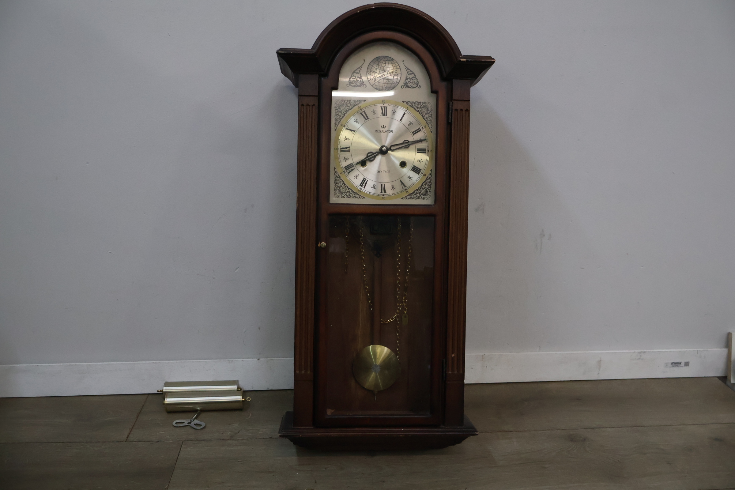 Regulator wandklok met slinger en gewichten – foto 3 – kavel bij GSD Auctions, Zoeterwoude