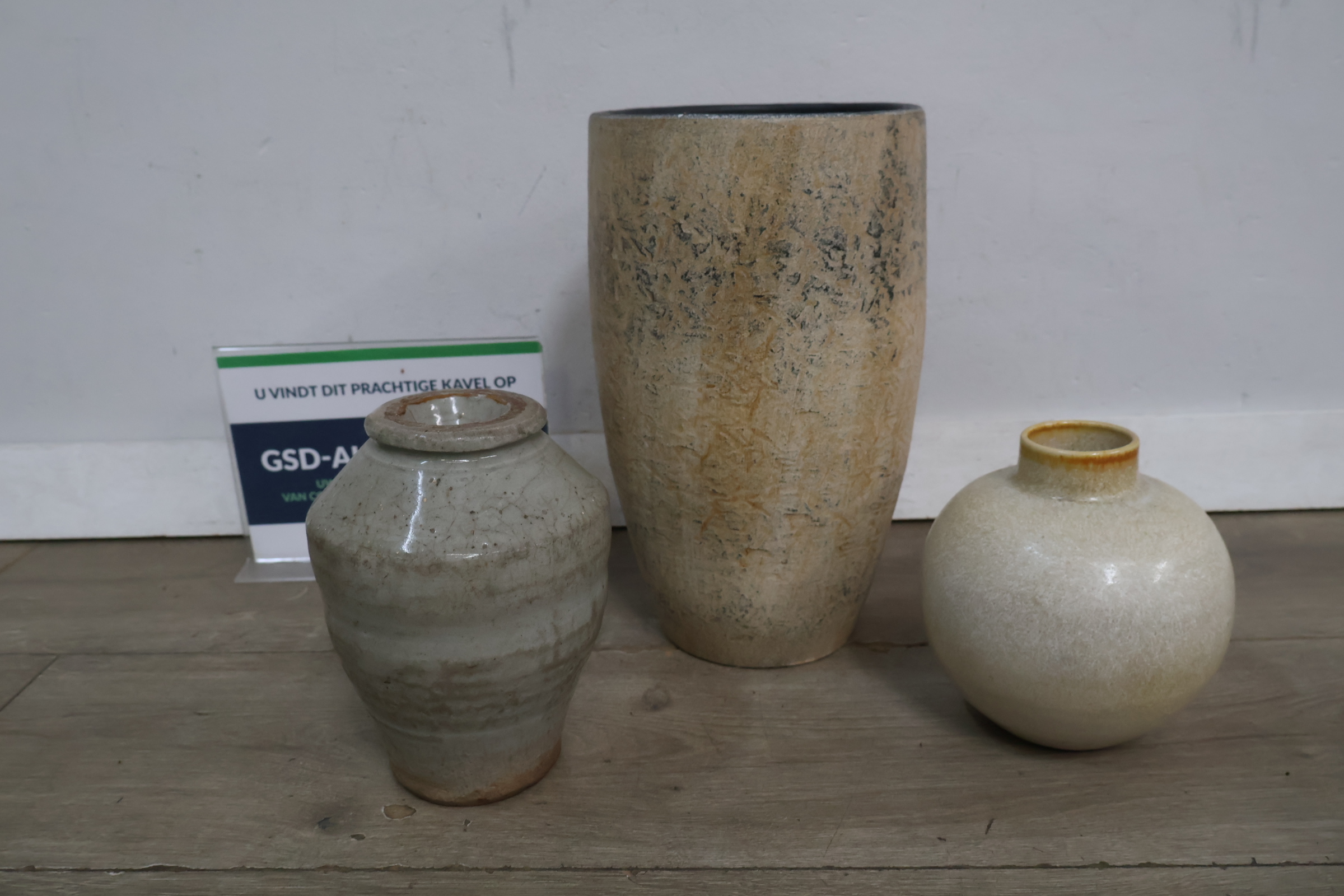 Set van drie keramische vazen – foto 2 – kavel bij GSD Auctions, Zoeterwoude