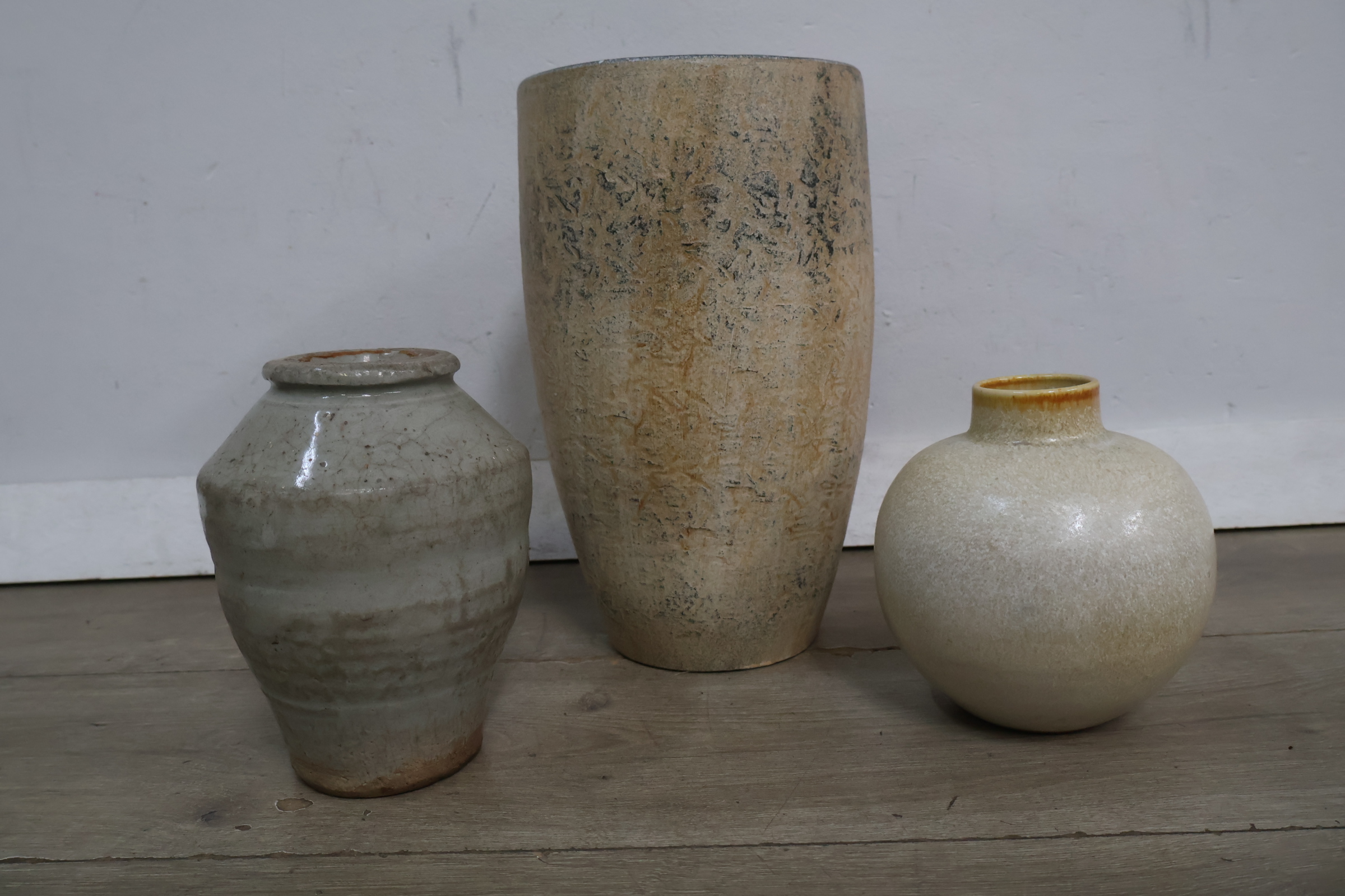 Set van drie keramische vazen – foto 4 – kavel bij GSD Auctions, Zoeterwoude