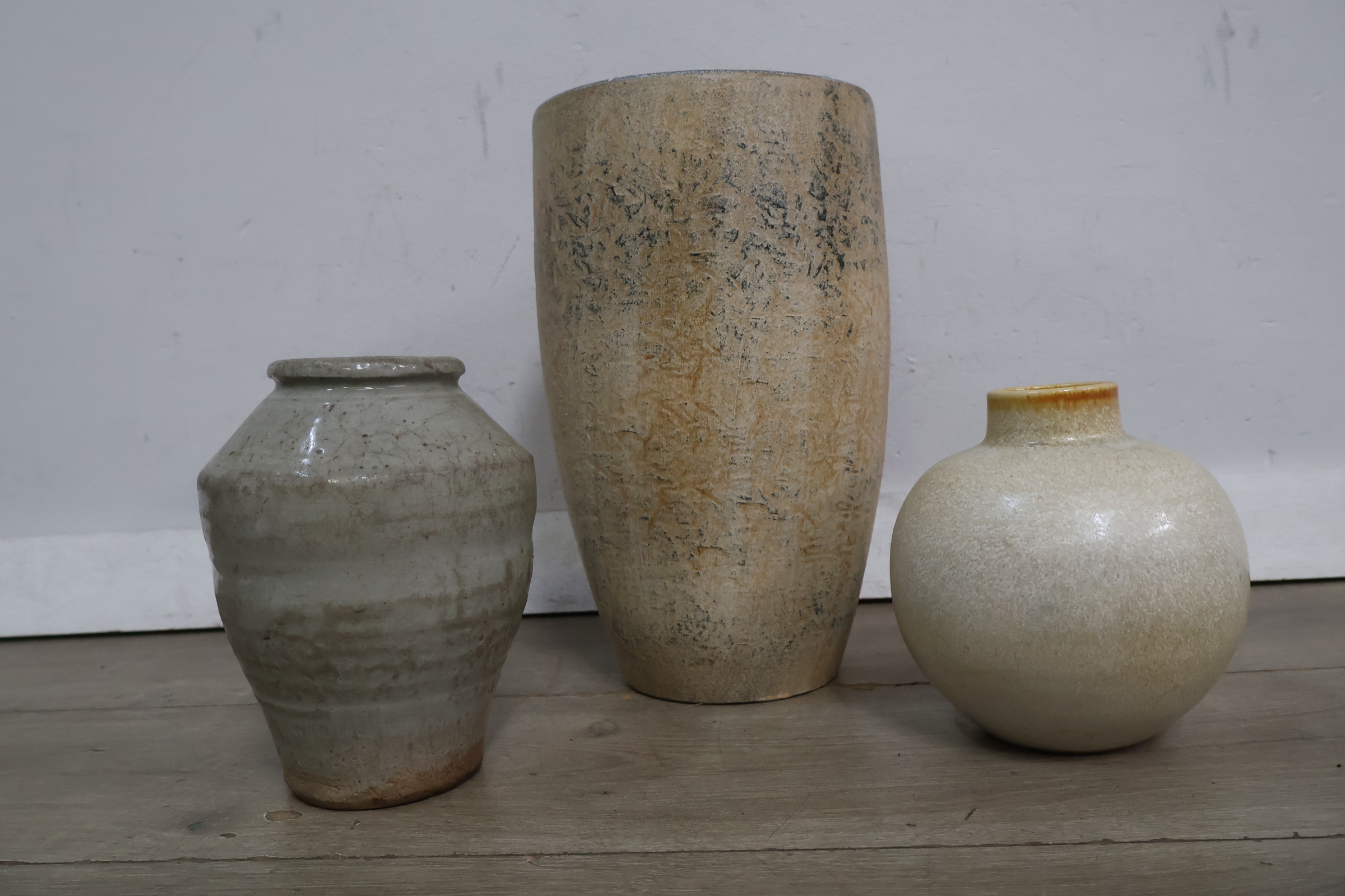 Set van drie keramische vazen – foto 5 – kavel bij GSD Auctions, Zoeterwoude