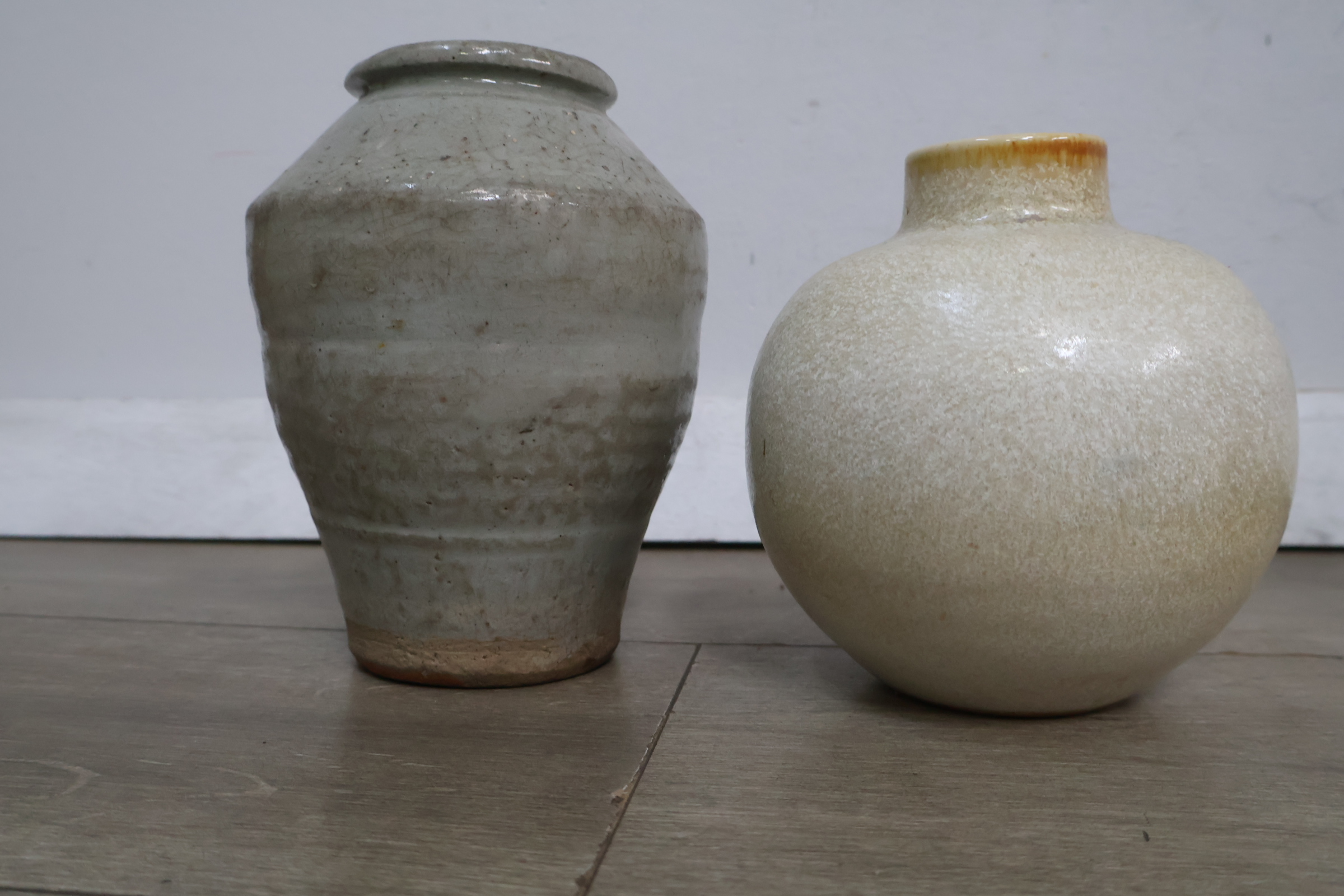 Set van drie keramische vazen – foto 9 – kavel bij GSD Auctions, Zoeterwoude