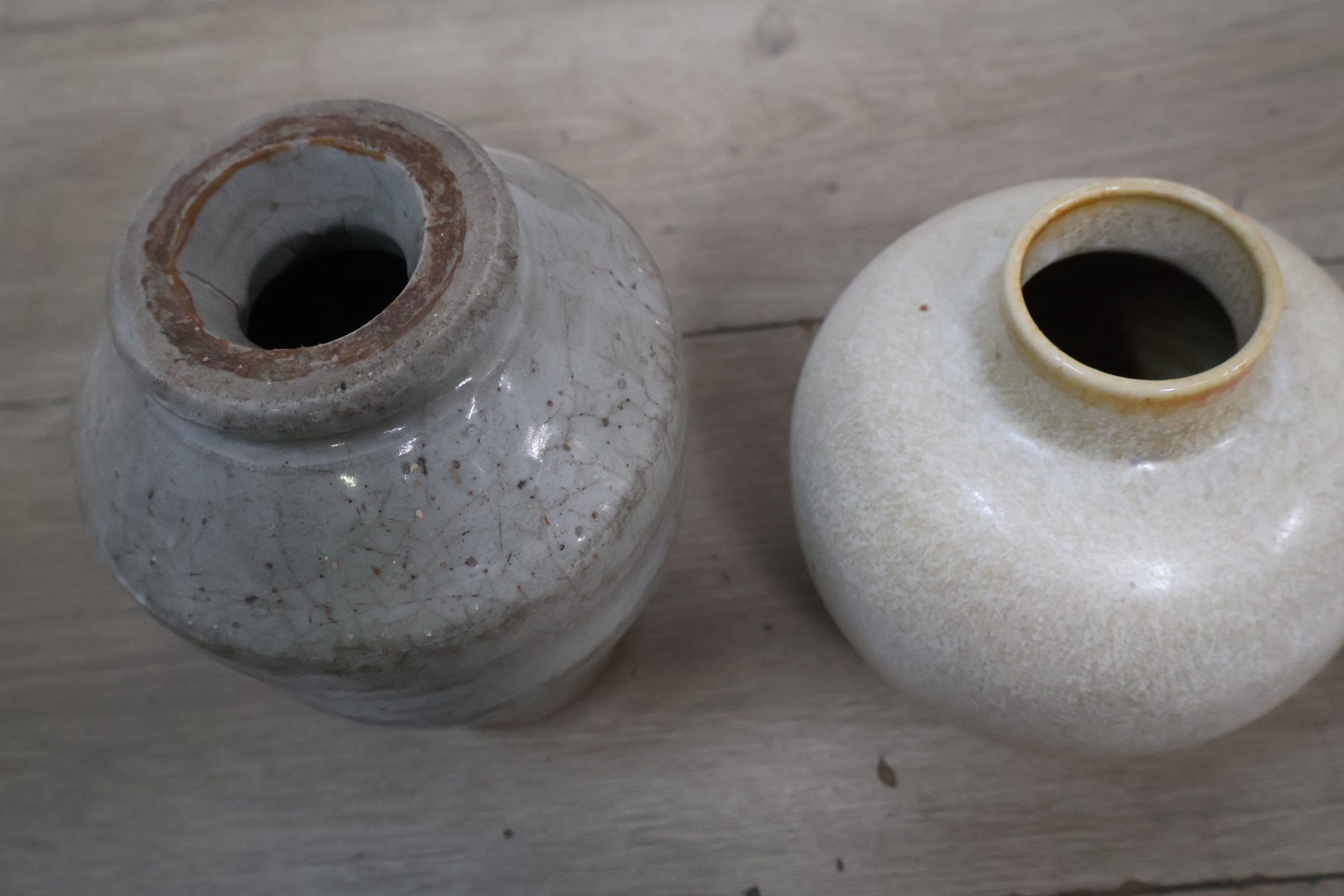 Set van drie keramische vazen – foto 10 – kavel bij GSD Auctions, Zoeterwoude