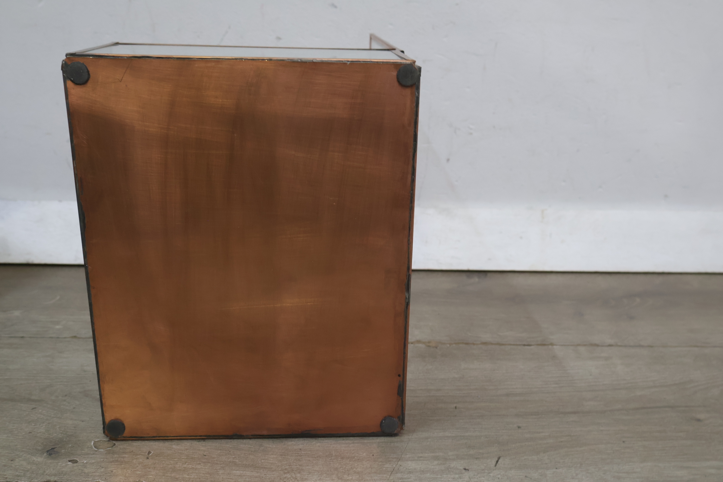 Glazen sieraden-/opbergdoos met koperen frame – foto 7 – kavel bij GSD Auctions, Zoeterwoude