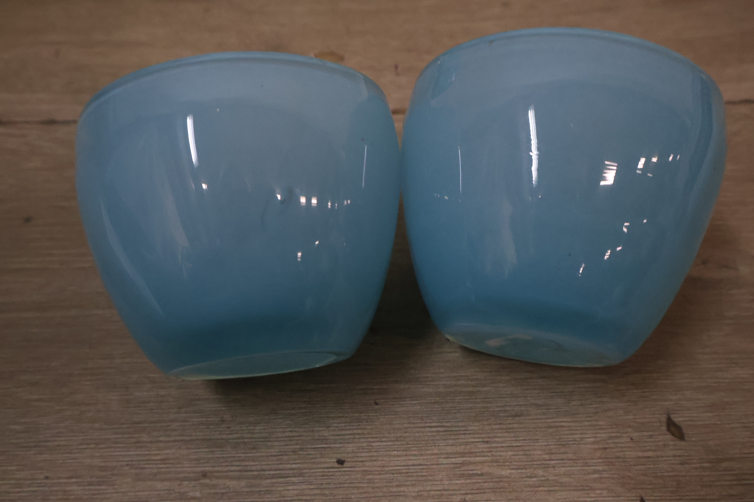 Set van 4 blauwe glazen vazen – foto 5 – kavel bij GSD Auctions, Zoeterwoude