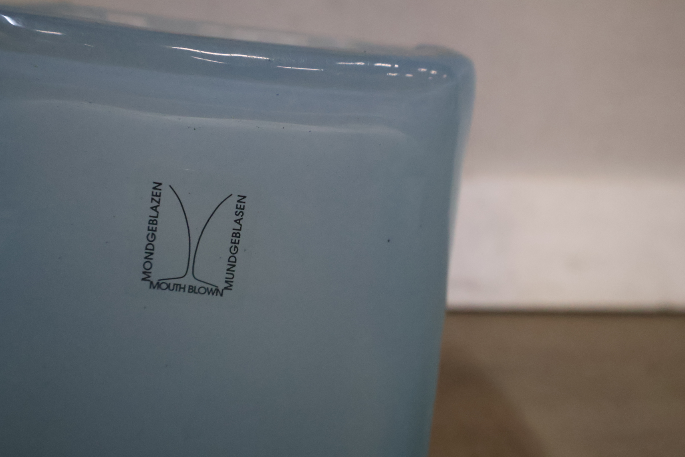 Set van 4 blauwe glazen vazen – foto 8 – kavel bij GSD Auctions, Zoeterwoude