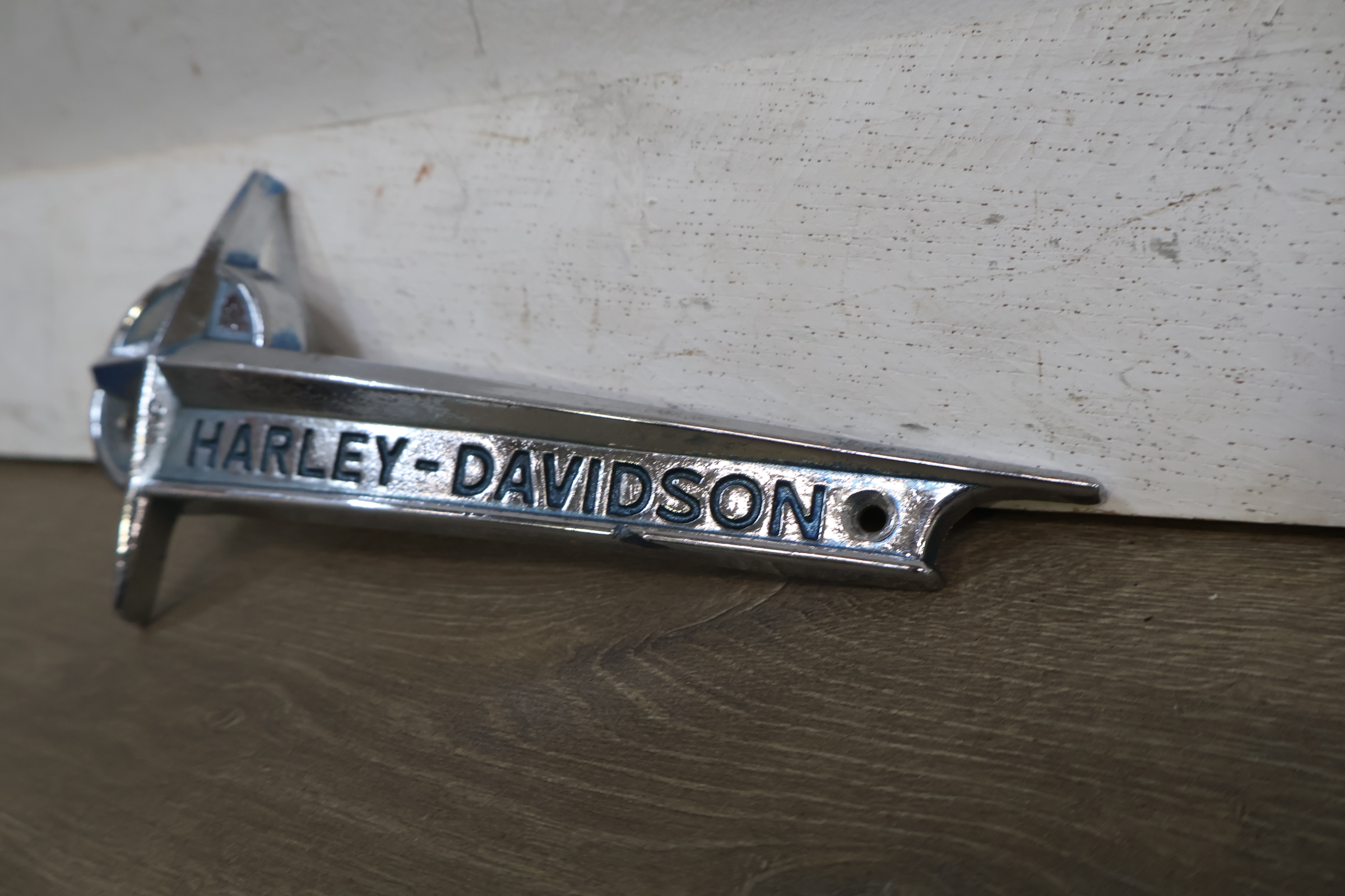 Harley-Davidson chromen motorembleem – foto 7 – kavel bij GSD Auctions, Zoeterwoude