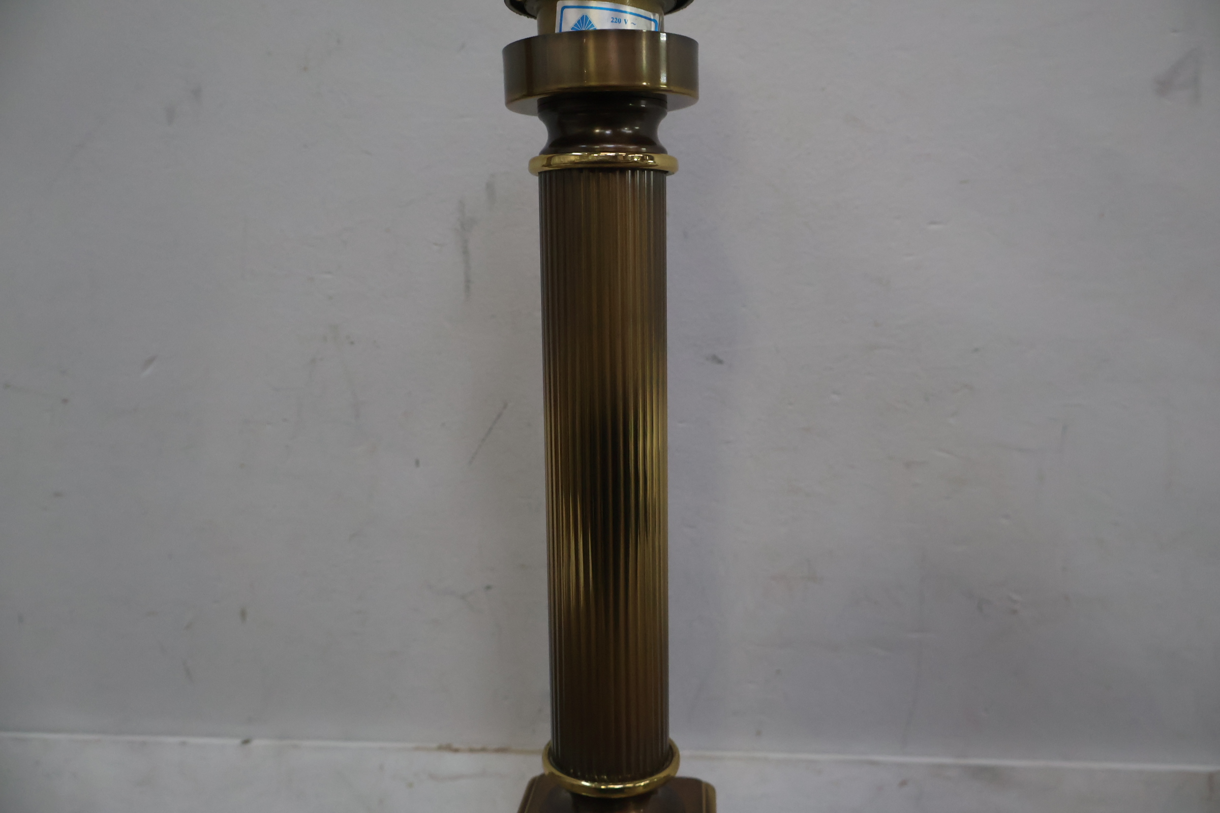 vintage messing tafellampvoet in Hollywood Regency-stijl – foto 7 – kavel bij GSD Auctions, Zoeterwoude