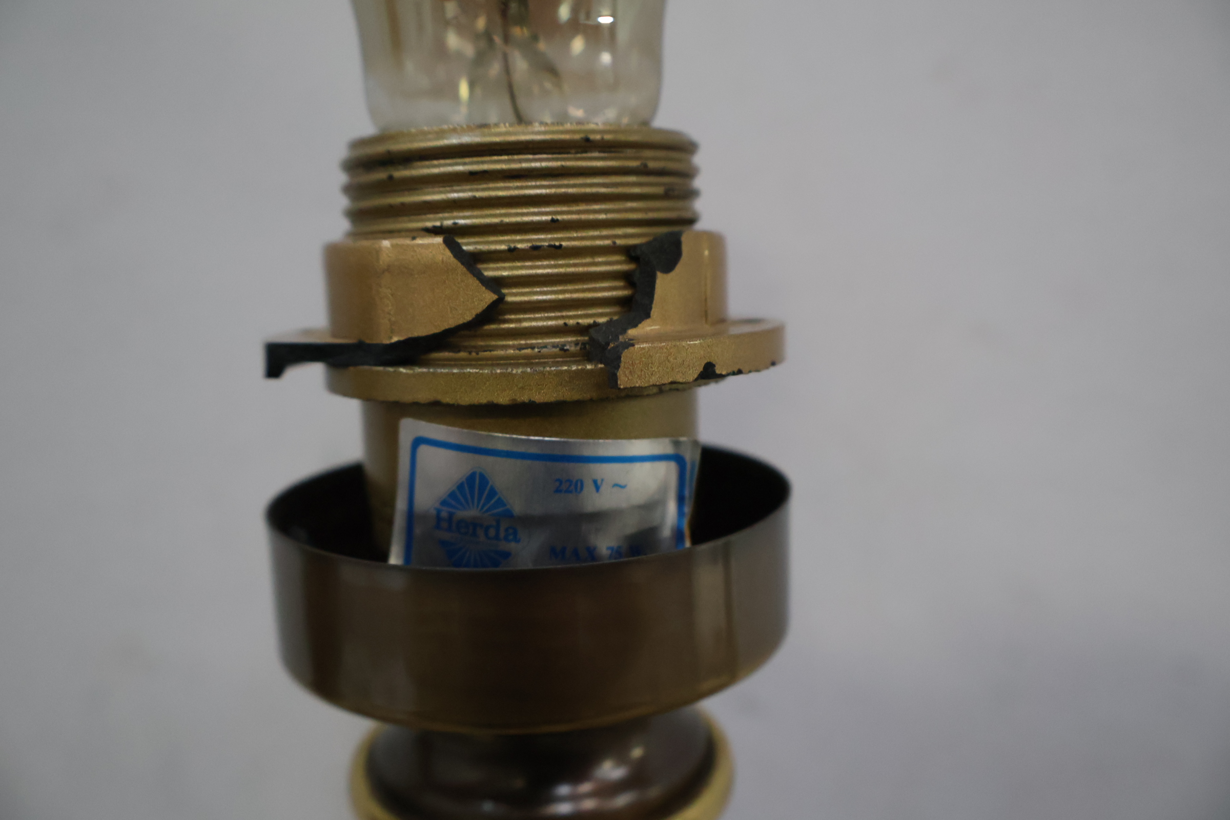 vintage messing tafellampvoet in Hollywood Regency-stijl – foto 9 – kavel bij GSD Auctions, Zoeterwoude