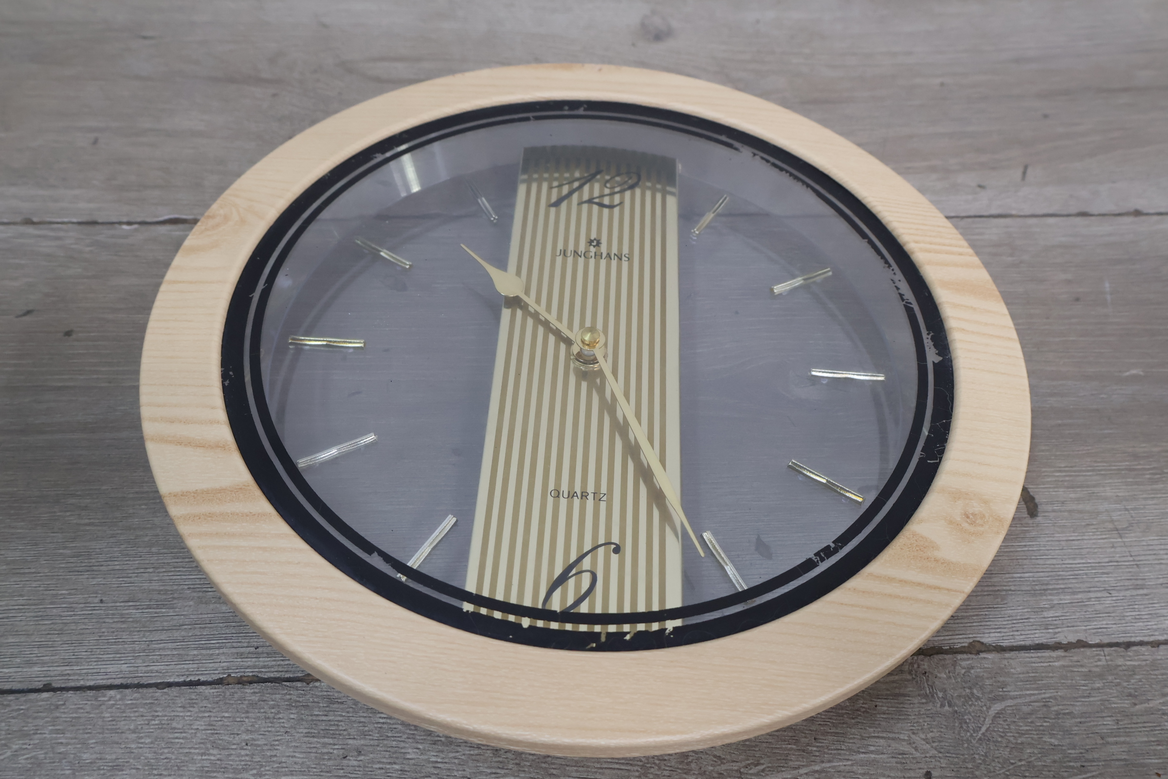 Junghans quartz wandklok – foto 4 – kavel bij GSD Auctions, Zoeterwoude