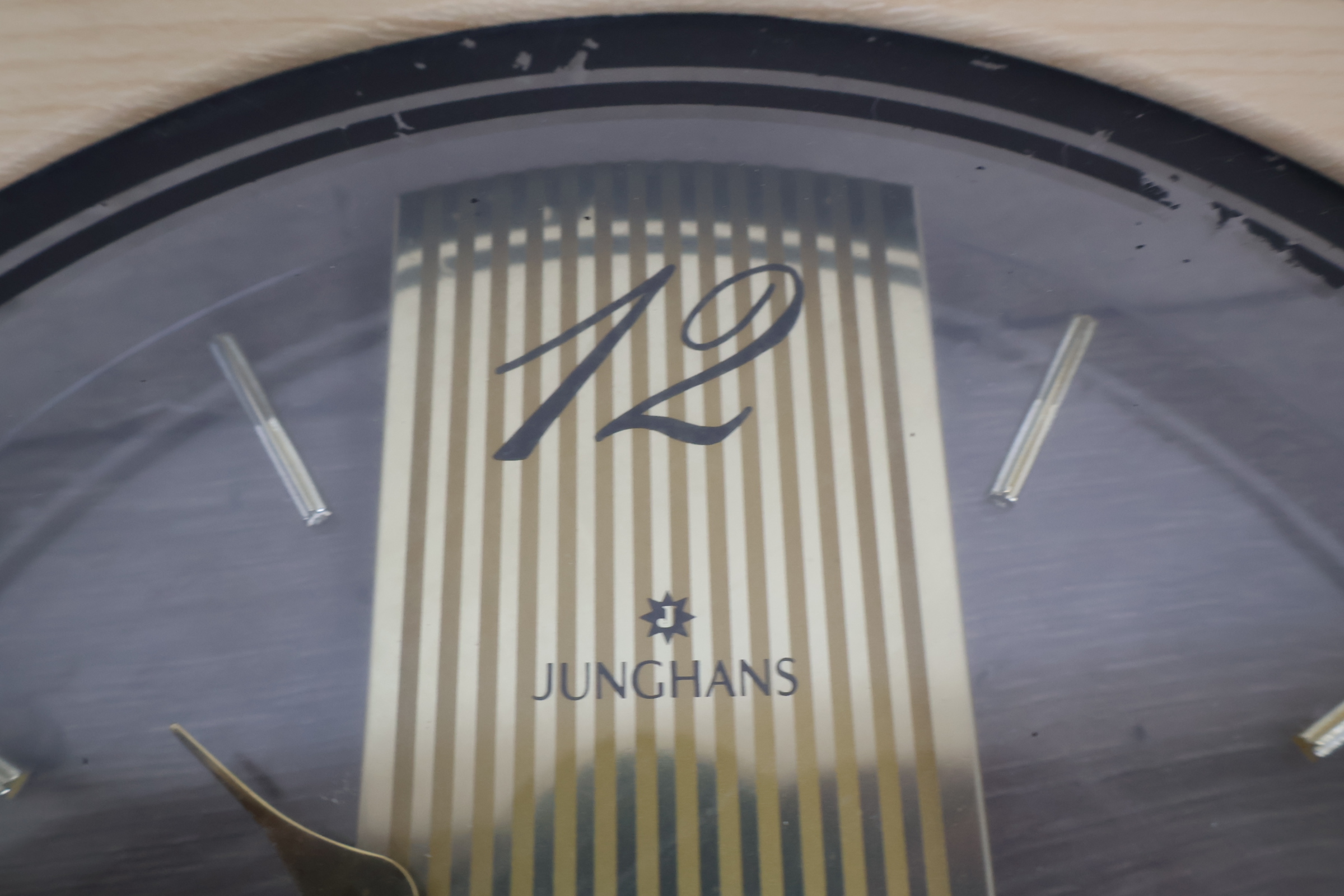 Junghans quartz wandklok – foto 6 – kavel bij GSD Auctions, Zoeterwoude