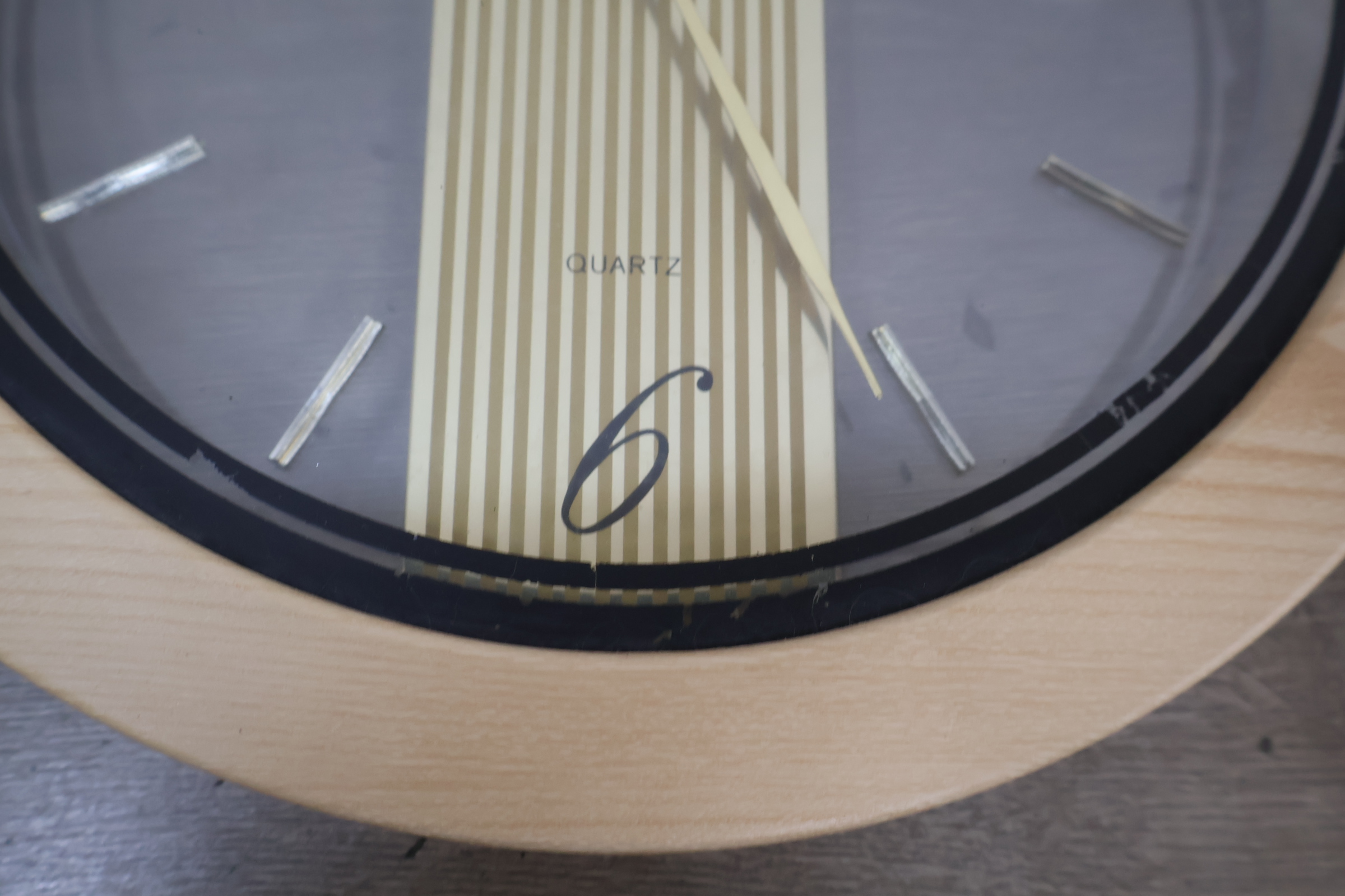 Junghans quartz wandklok – foto 7 – kavel bij GSD Auctions, Zoeterwoude
