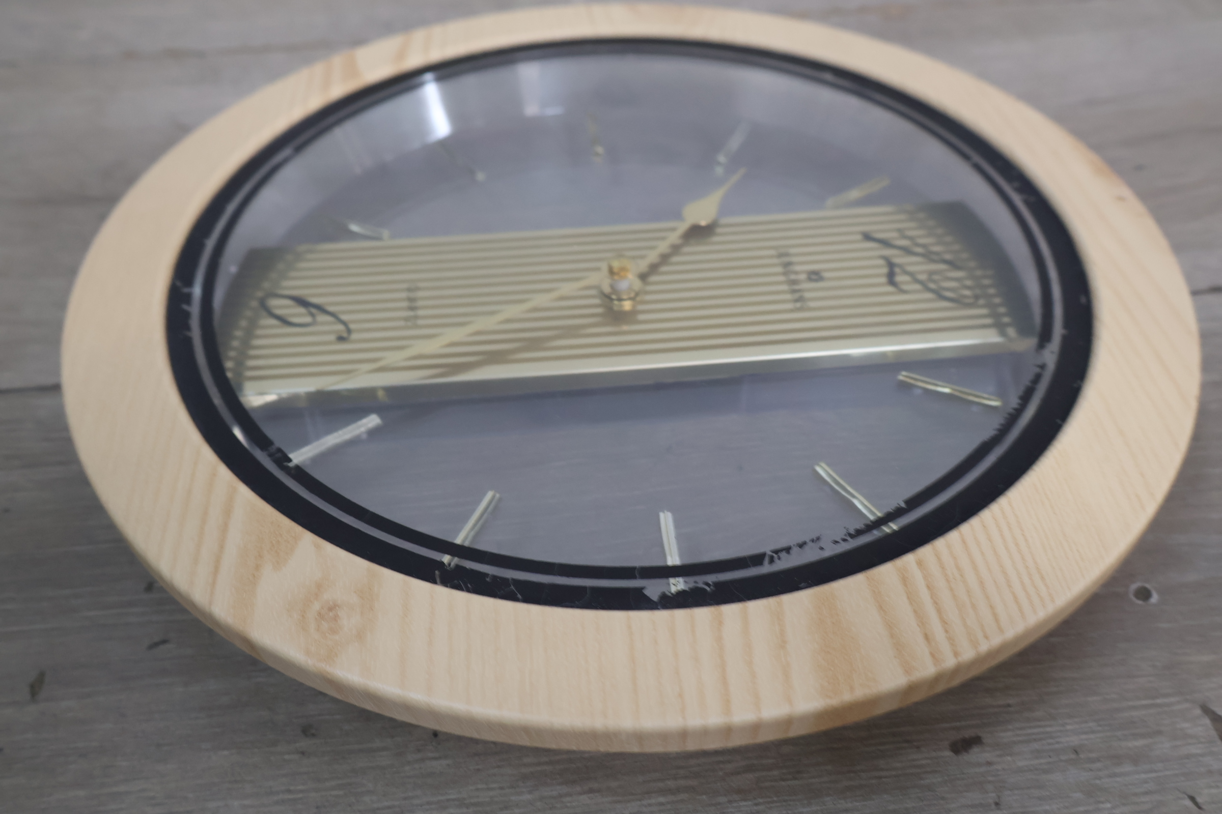 Junghans quartz wandklok – foto 8 – kavel bij GSD Auctions, Zoeterwoude
