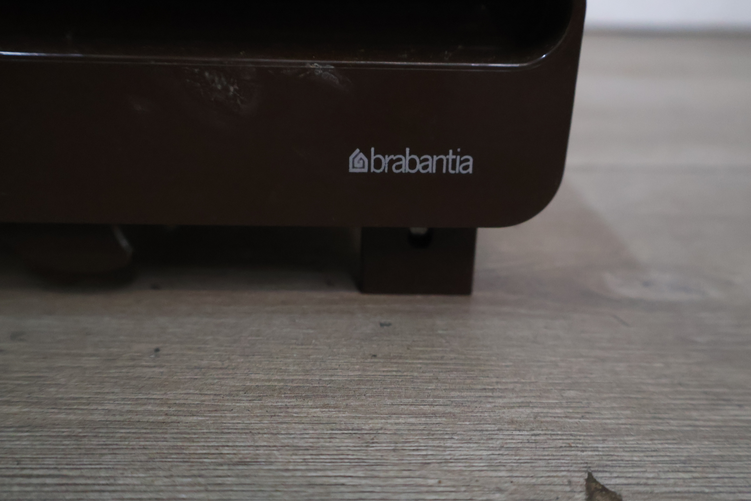 Brabantia schotelwarmer – foto 10 – kavel bij GSD Auctions, Zoeterwoude