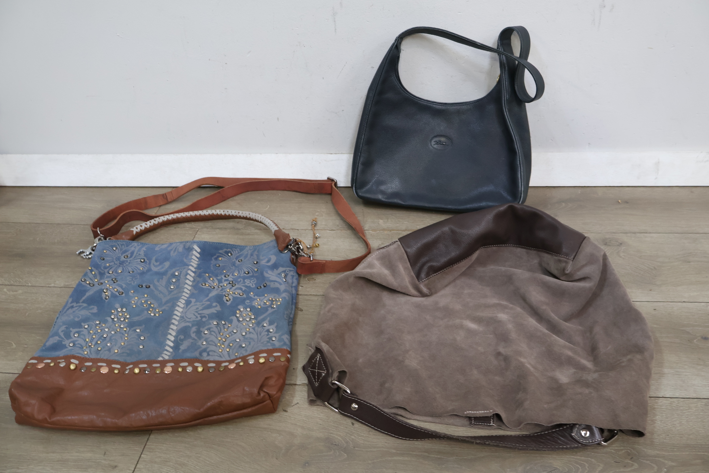 Drie diverse damestassen – foto 3 – kavel bij GSD Auctions, Zoeterwoude
