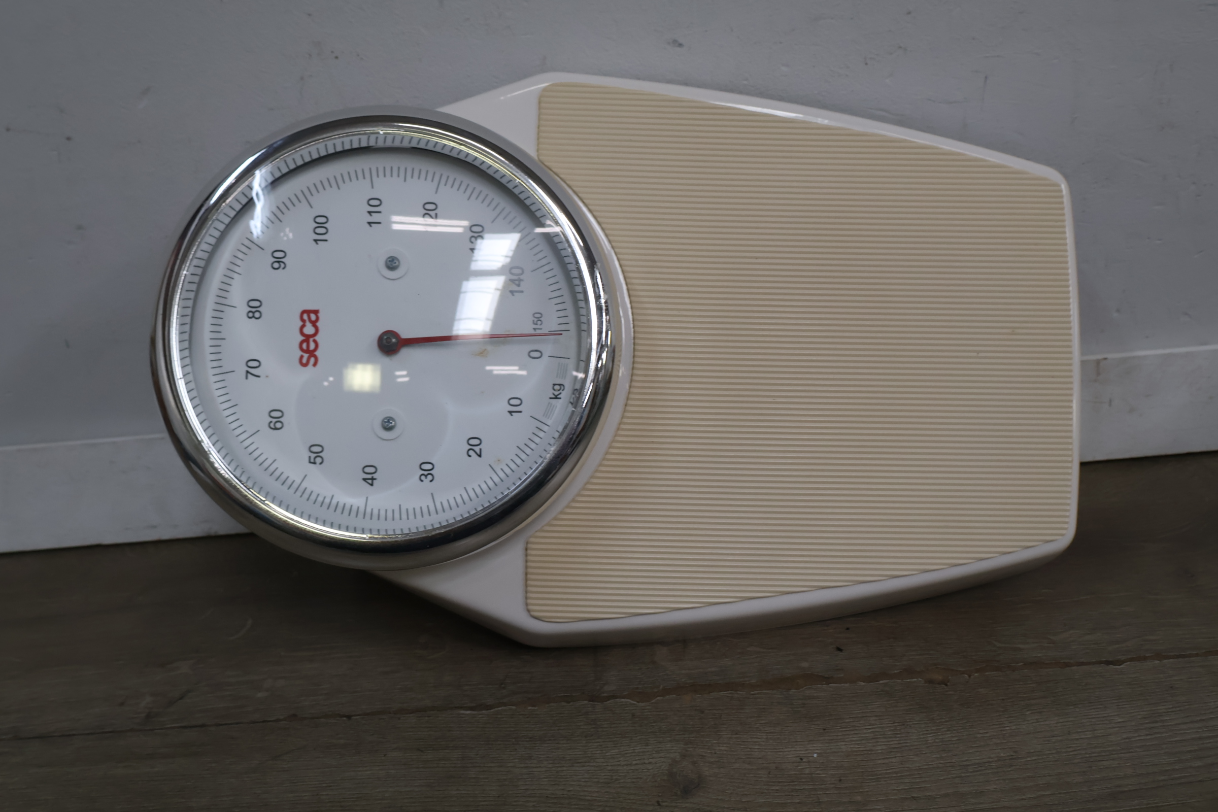 SECA personenweegschaal – foto 9 – kavel bij GSD Auctions, Zoeterwoude