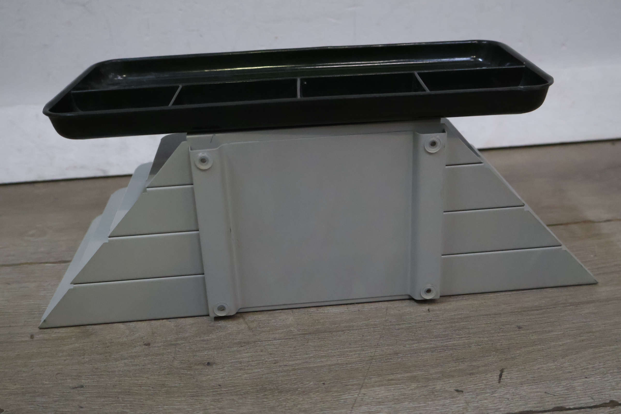 Metalen organizer – foto 8 – kavel bij GSD Auctions, Zoeterwoude