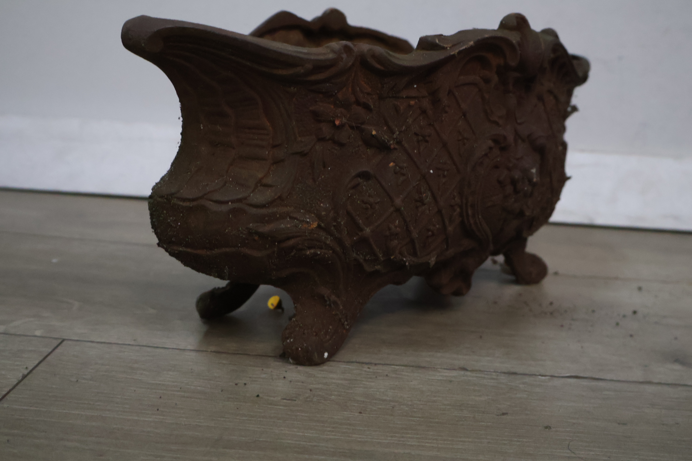 Set van 2 Antieke Gietijzeren Plantenbakken – foto 9 – kavel bij GSD Auctions, Zoeterwoude