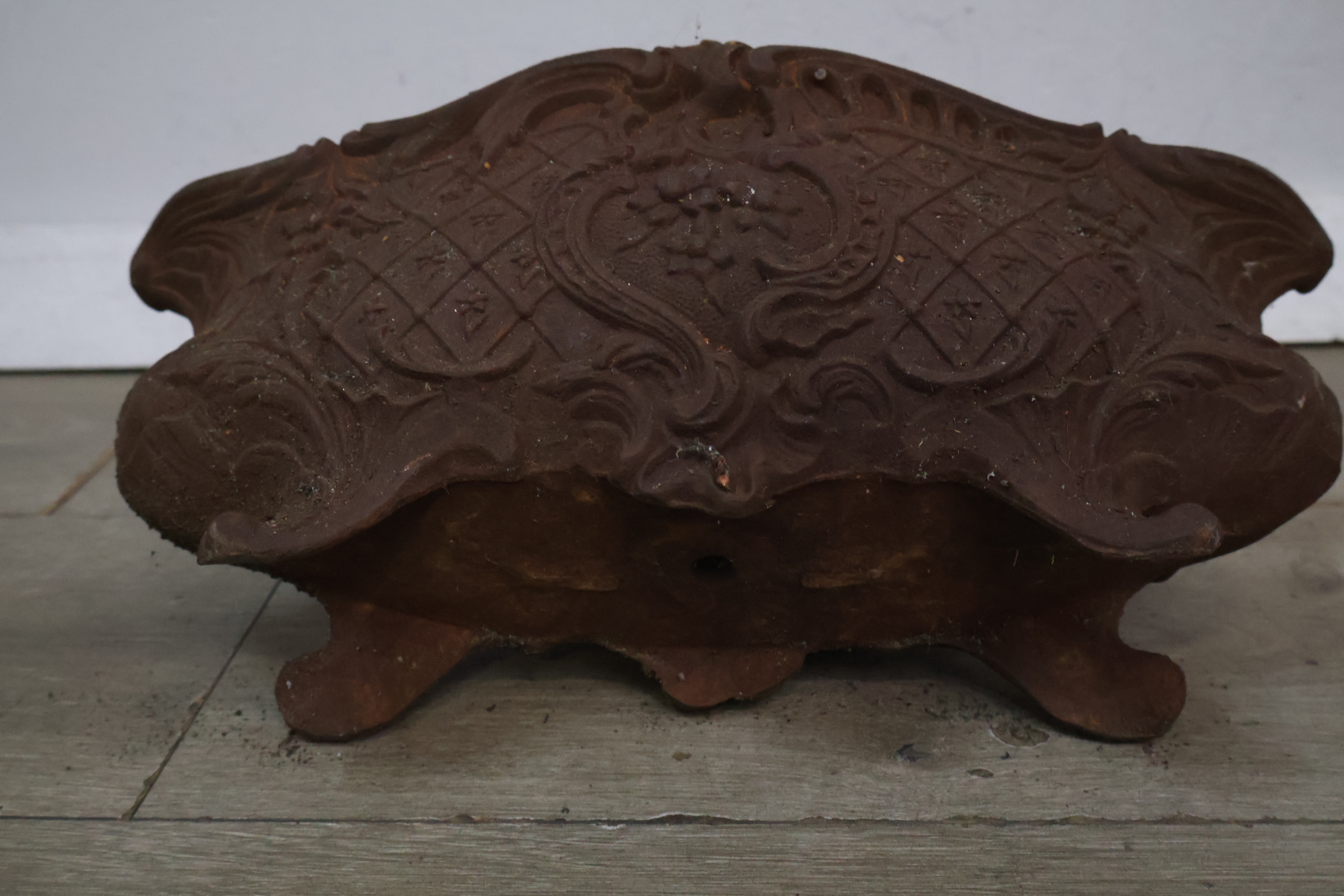 Set van 2 Antieke Gietijzeren Plantenbakken – foto 10 – kavel bij GSD Auctions, Zoeterwoude