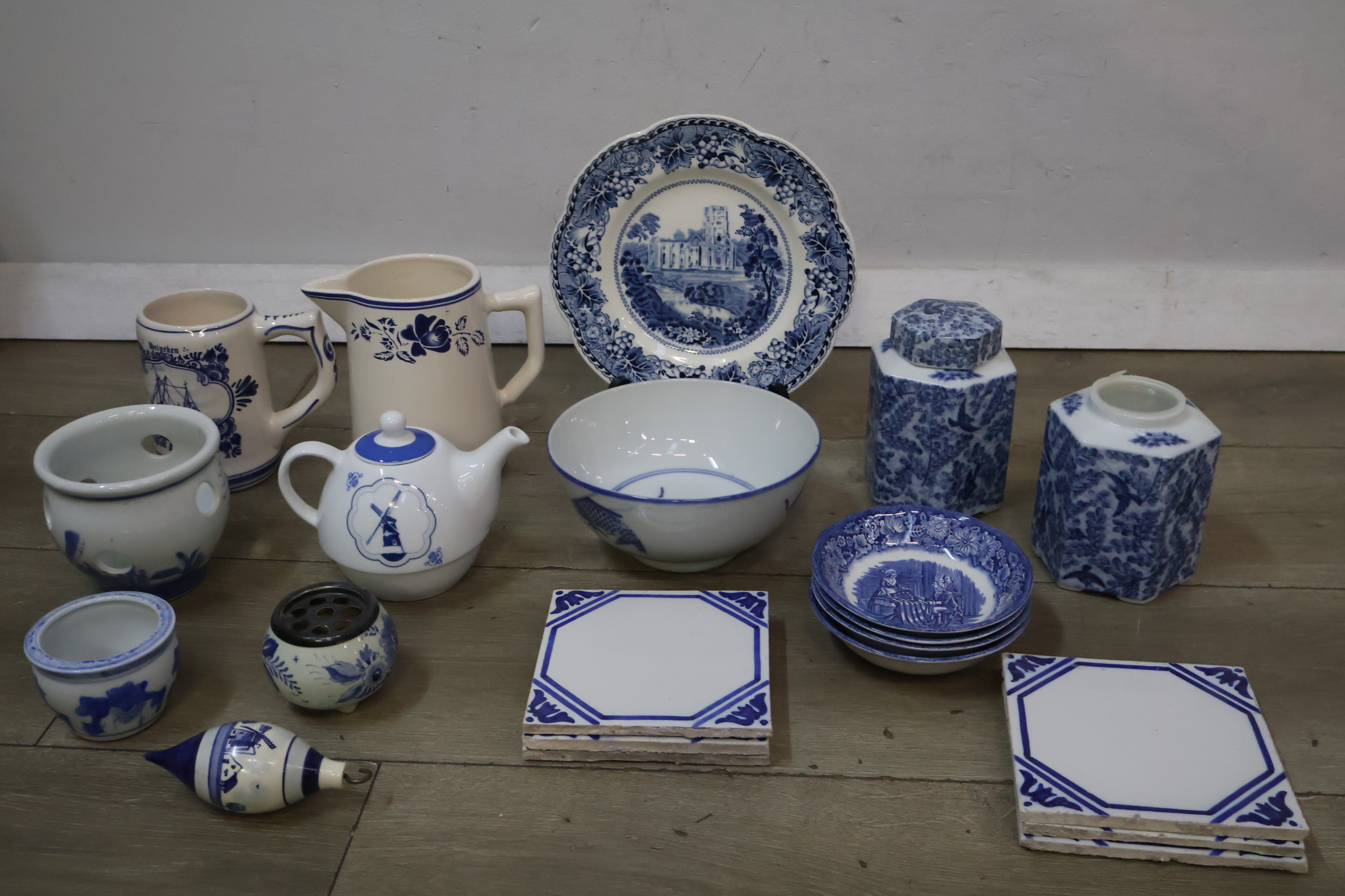Verzameling Blauw-Wit porselein – foto 4 – kavel bij GSD Auctions, Zoeterwoude