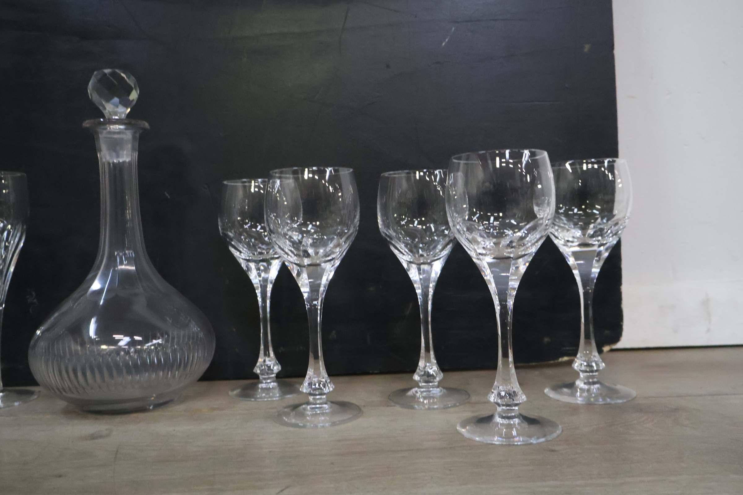 Kristallen karaf met wijnglazen – foto 6 – kavel bij GSD Auctions, Zoeterwoude