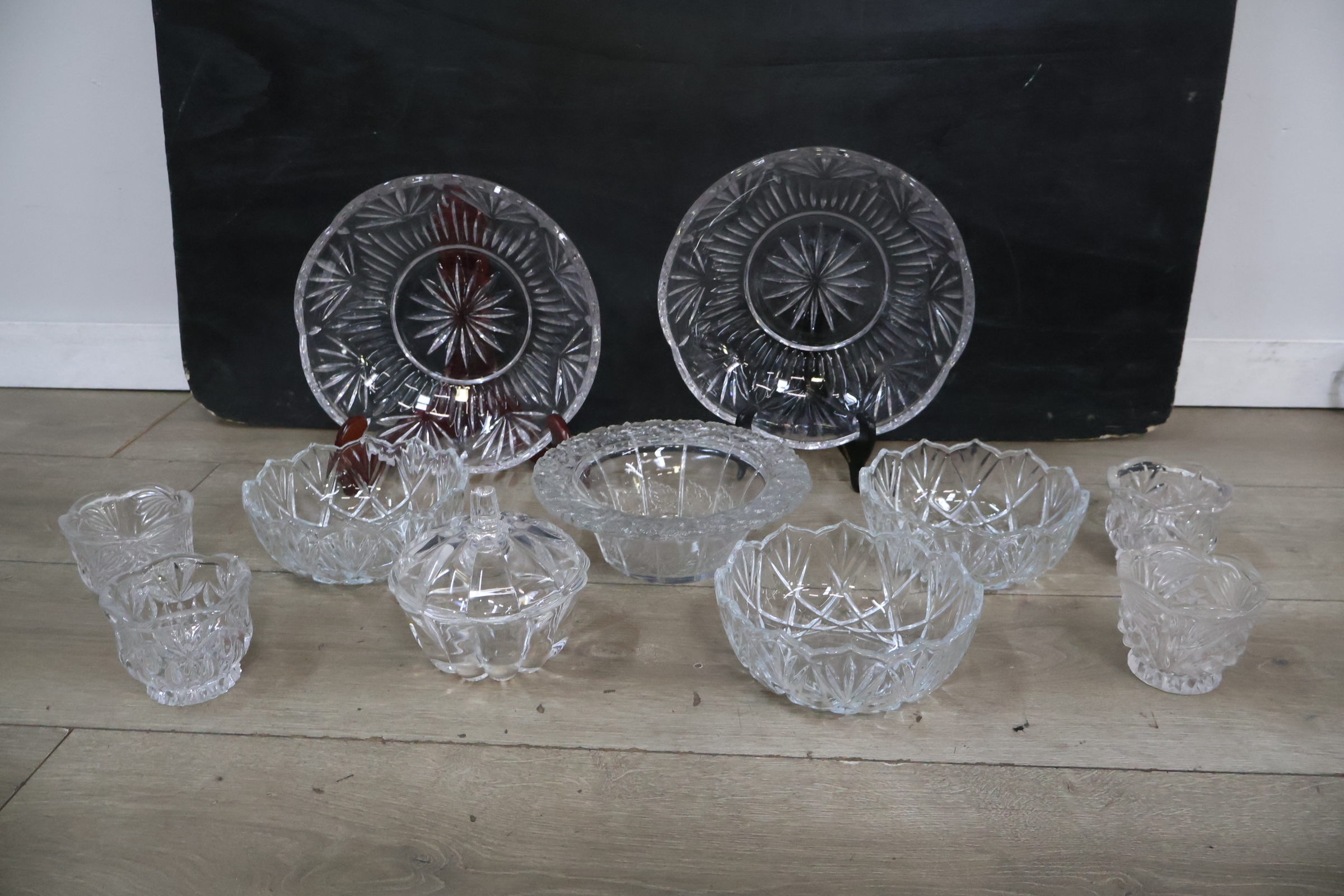 Set geslepen kristallen sierkommen en schalen – foto 3 – kavel bij GSD Auctions, Zoeterwoude