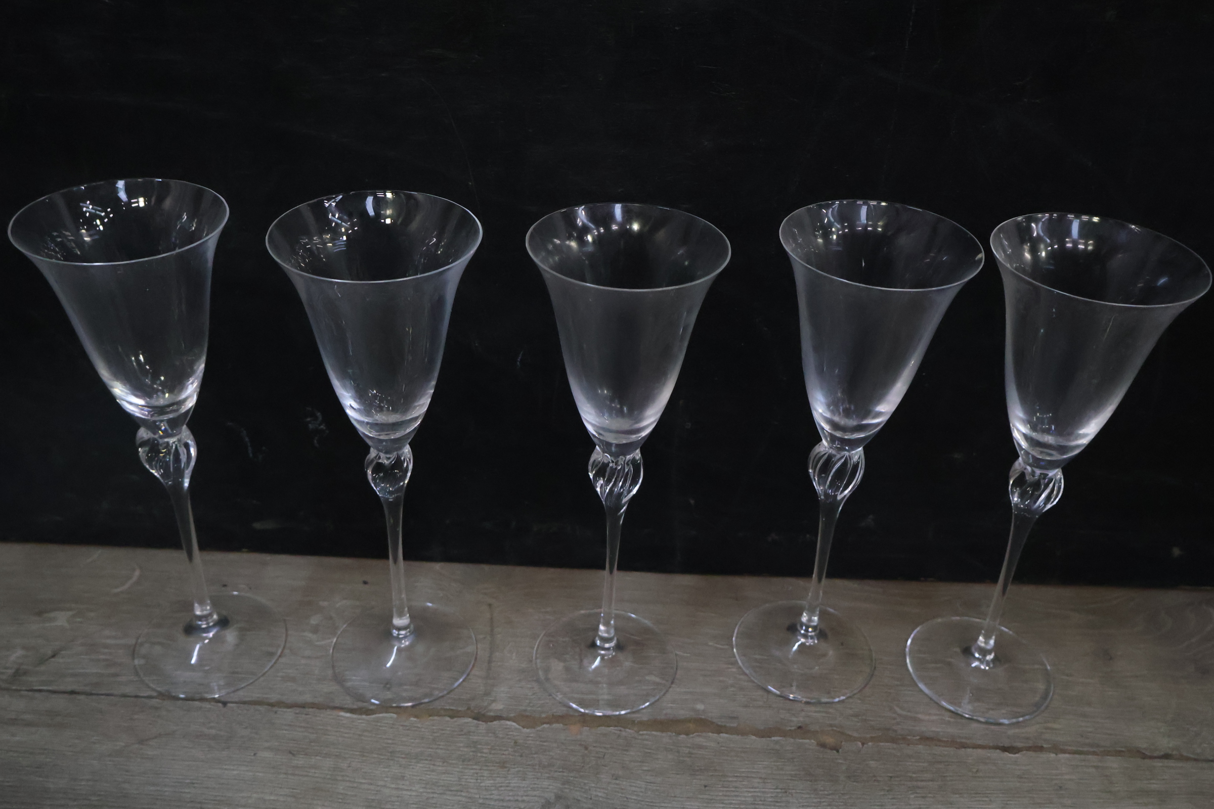 Glazen karaf met 5 bijpassende glazen – foto 7 – kavel bij GSD Auctions, Zoeterwoude