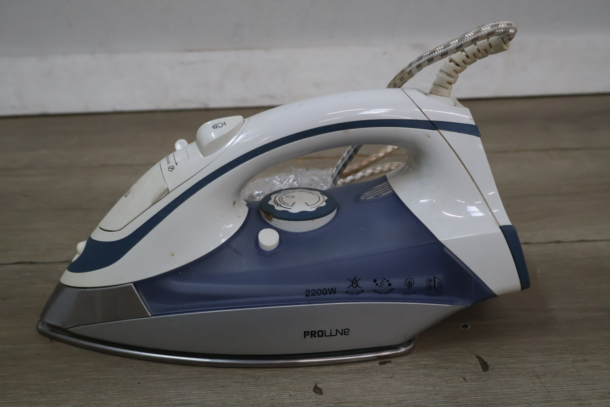 Proline stoomstrijkijzer 2200W – foto 6 – kavel bij GSD Auctions, Zoeterwoude