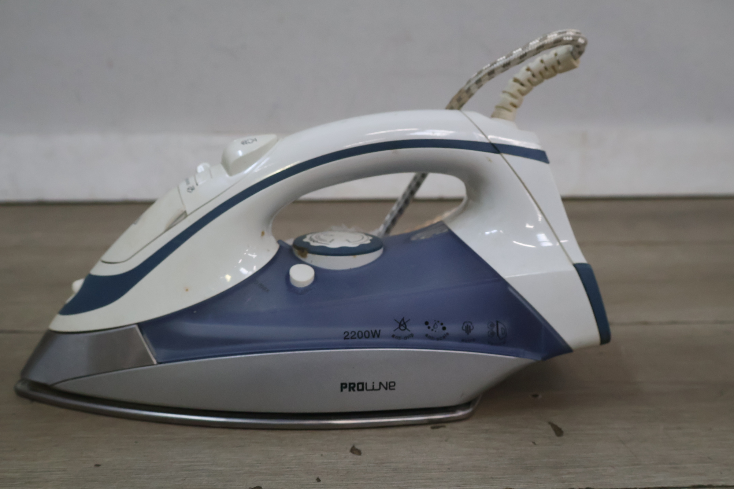 Proline stoomstrijkijzer 2200W – foto 7 – kavel bij GSD Auctions, Zoeterwoude