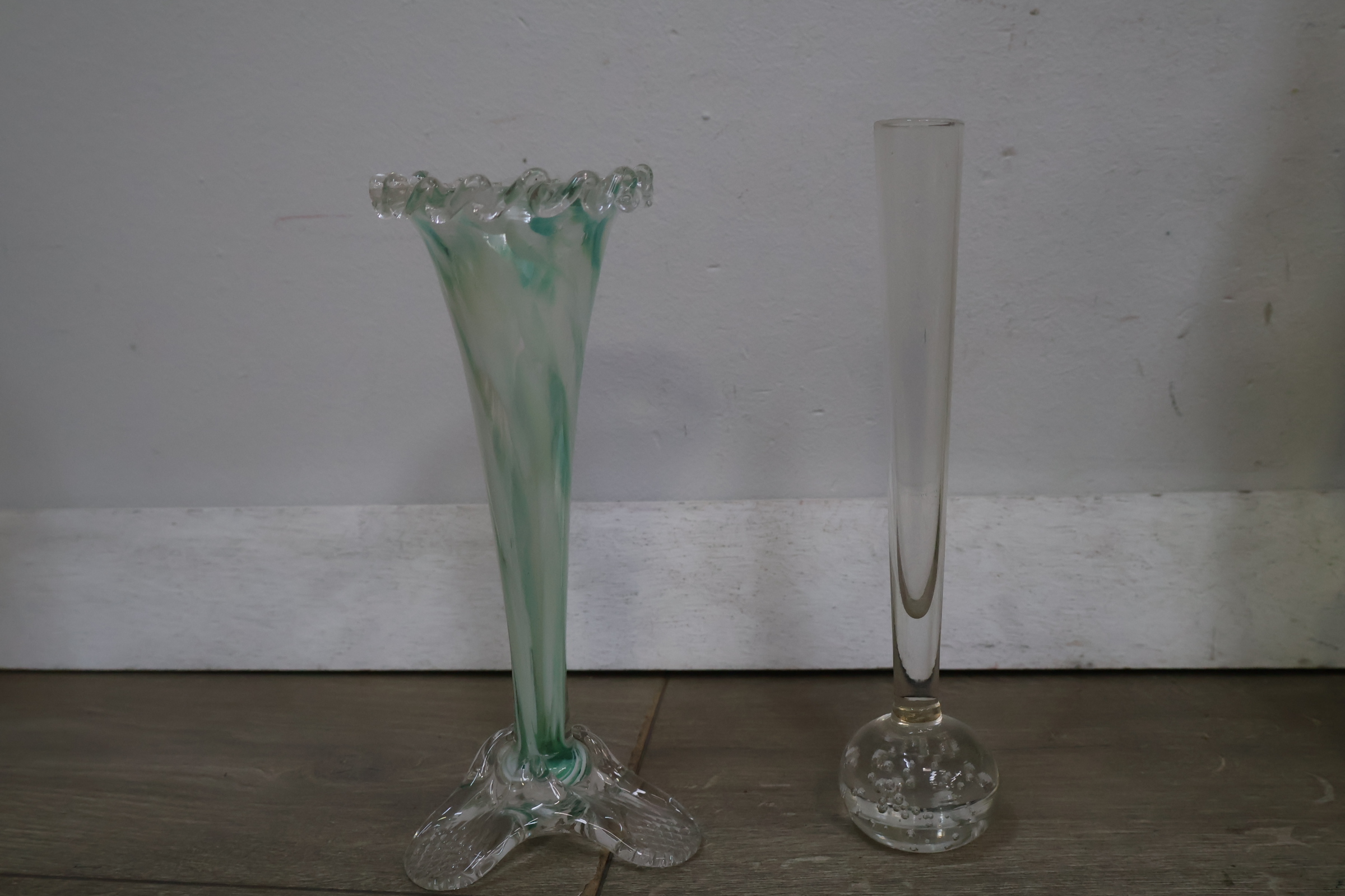 Set van 6 verschillende glazen vazen – foto 6 – kavel bij GSD Auctions, Zoeterwoude