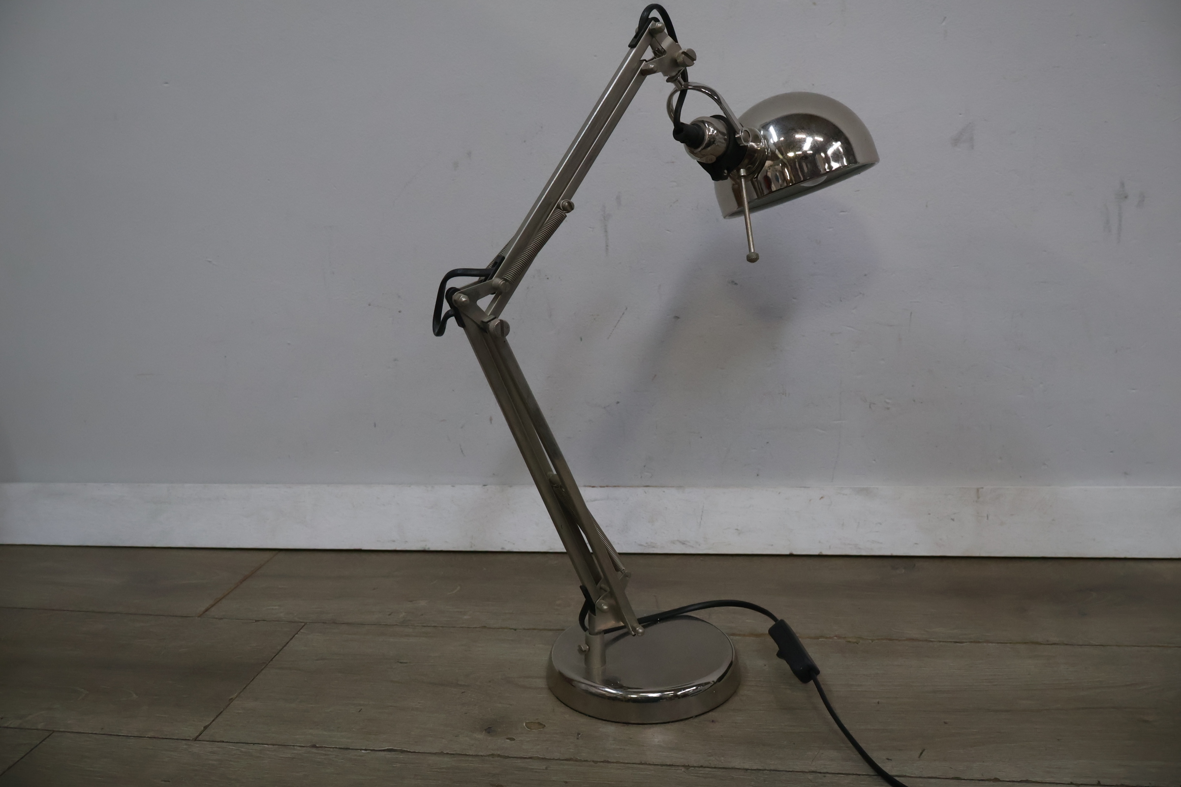 Ikea bureaulamp – foto 3 – kavel bij GSD Auctions, Zoeterwoude