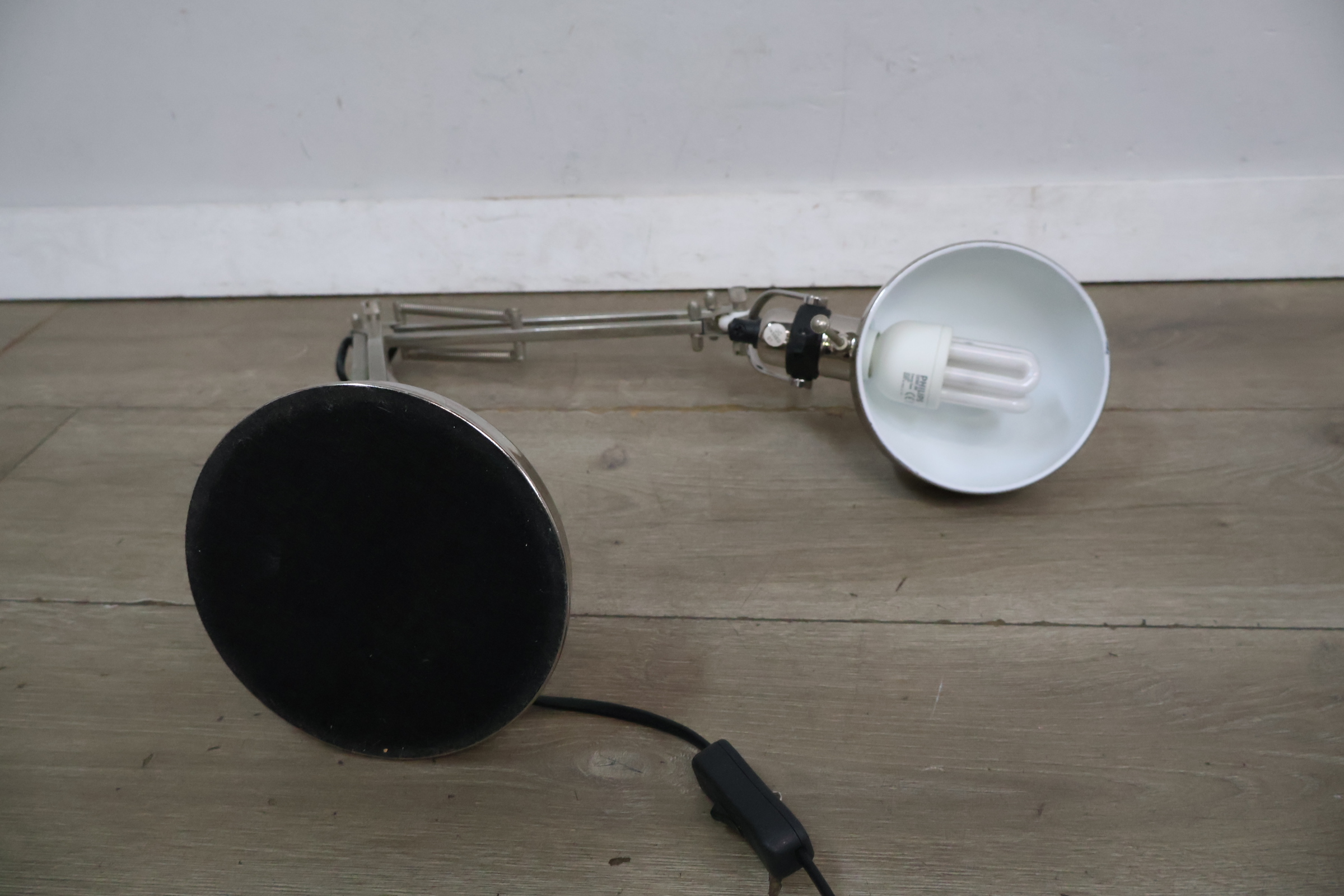Ikea bureaulamp – foto 6 – kavel bij GSD Auctions, Zoeterwoude