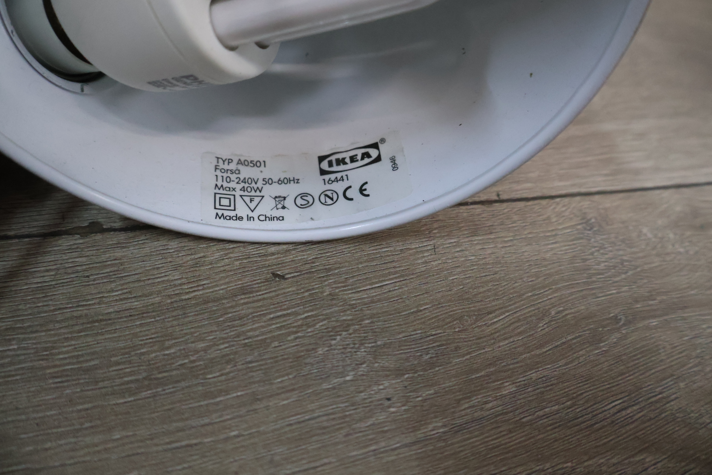 Ikea bureaulamp – foto 8 – kavel bij GSD Auctions, Zoeterwoude