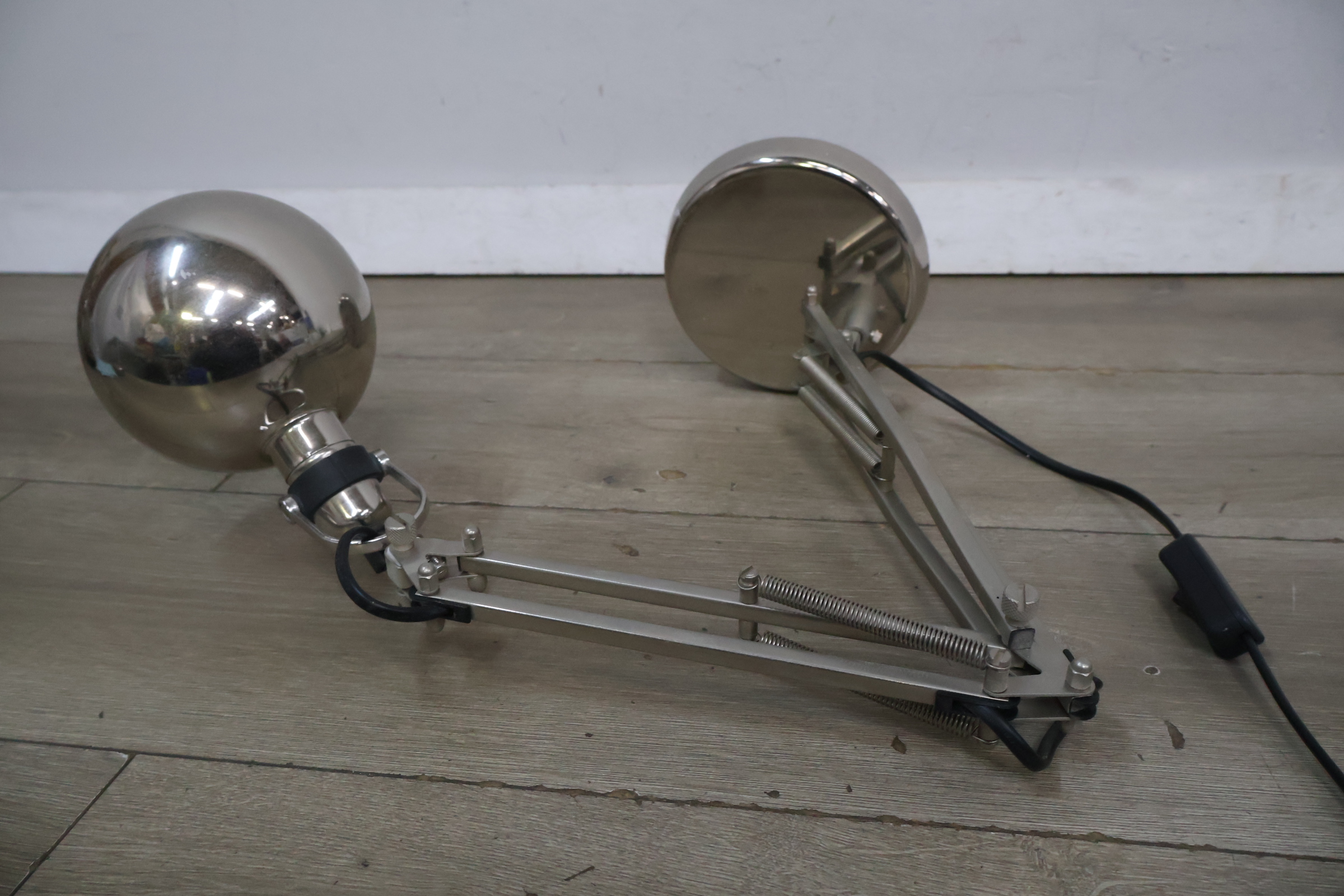 Ikea bureaulamp – foto 10 – kavel bij GSD Auctions, Zoeterwoude