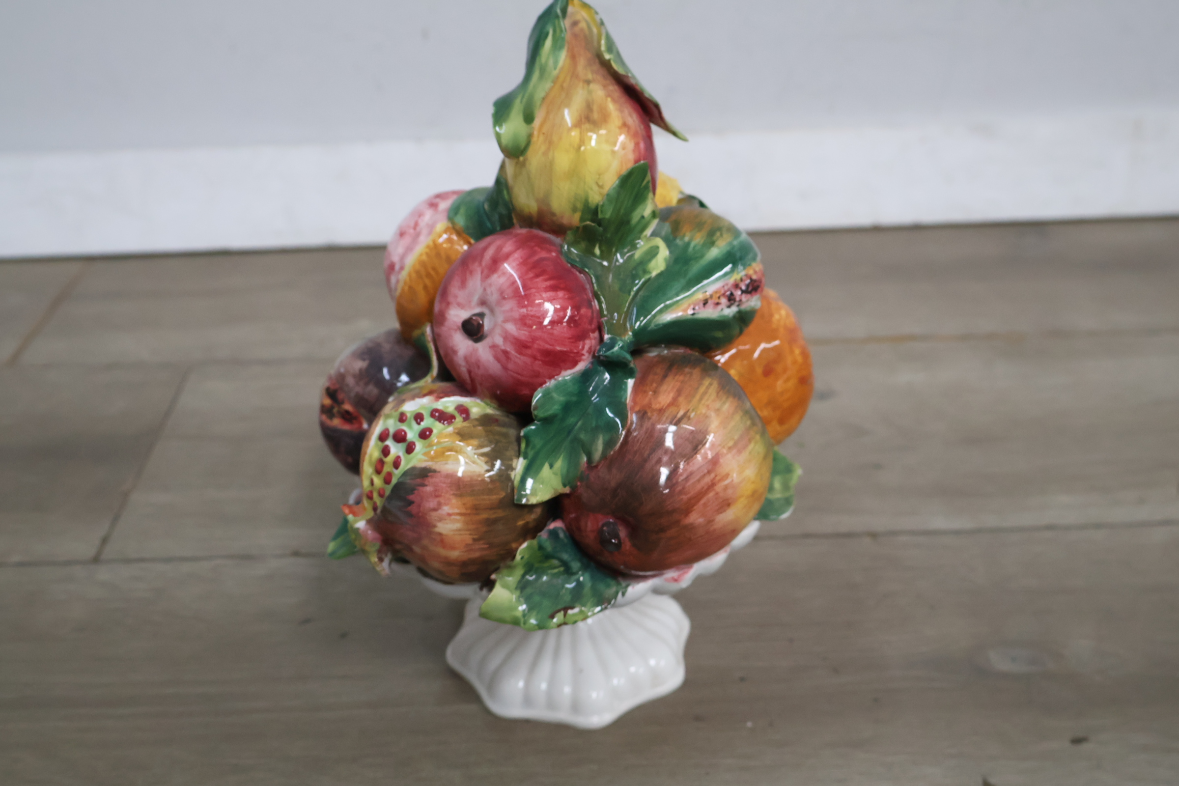 Keramische decoratieve fruitschaal – foto 5 – kavel bij GSD Auctions, Zoeterwoude