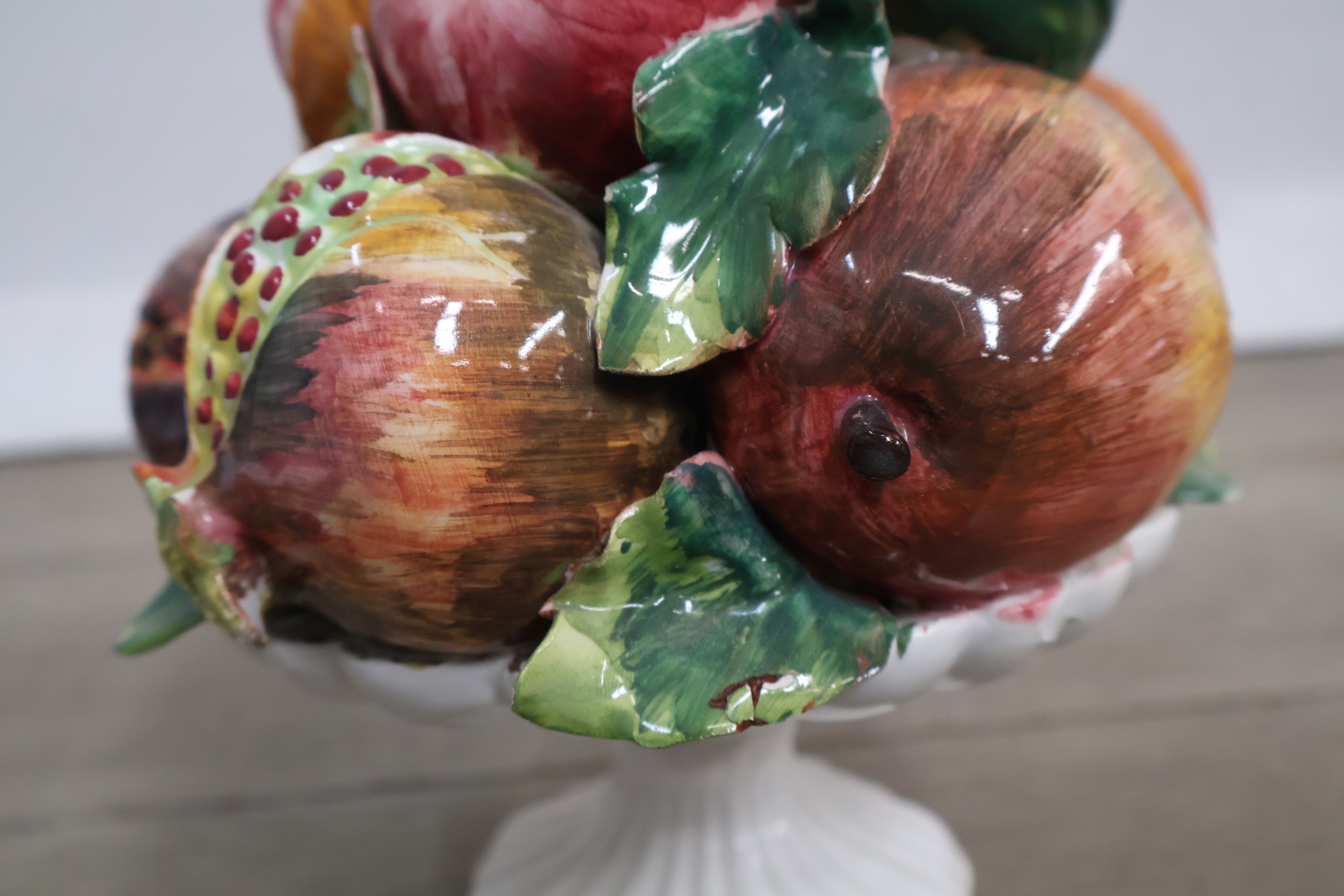 Keramische decoratieve fruitschaal – foto 7 – kavel bij GSD Auctions, Zoeterwoude
